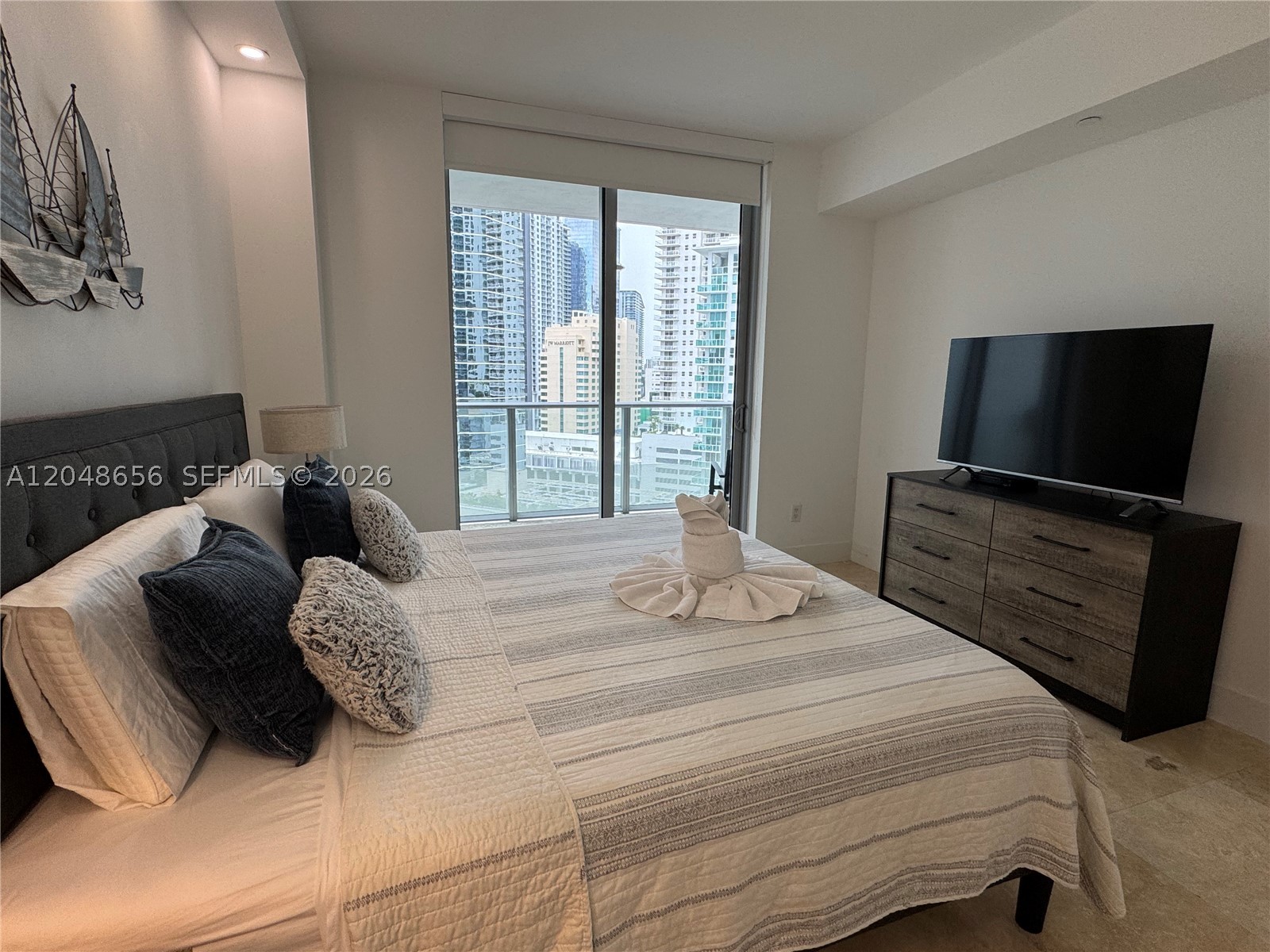 1300 Brickell Bay Dr #1701, Miami FL 33131