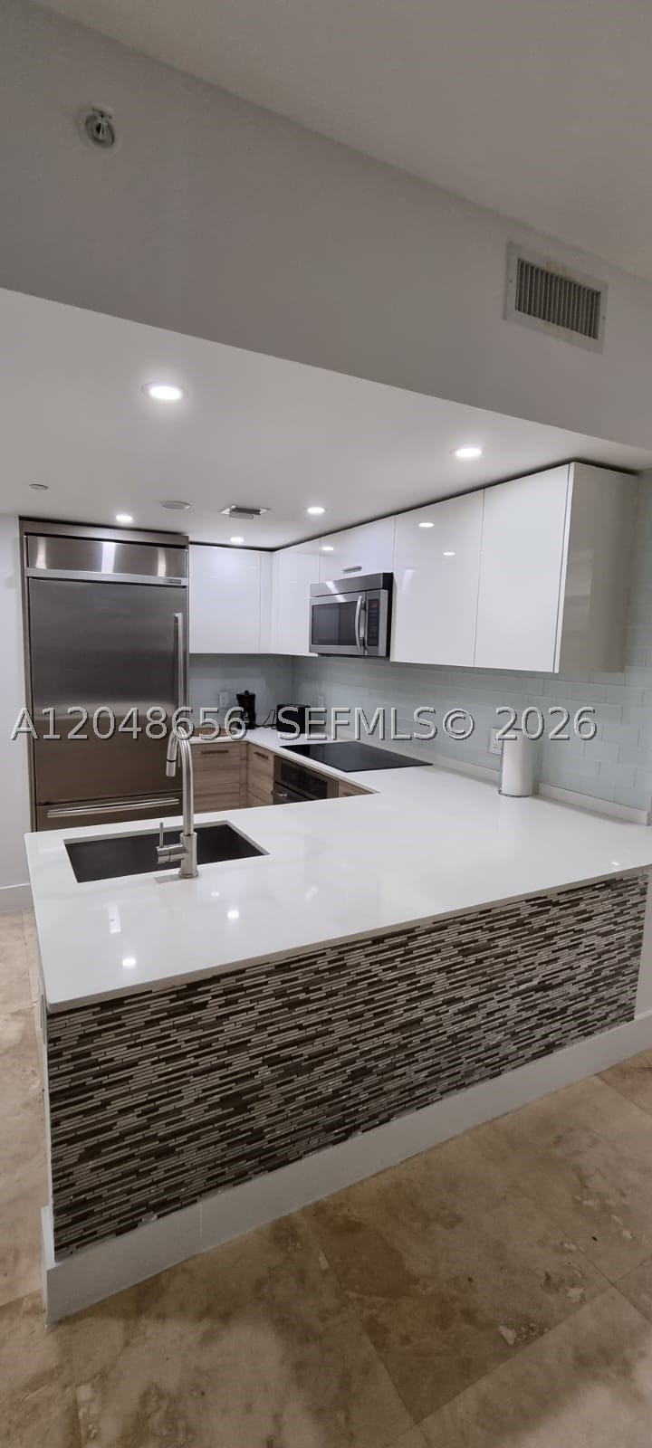 1300 Brickell Bay Dr #1701, Miami FL 33131