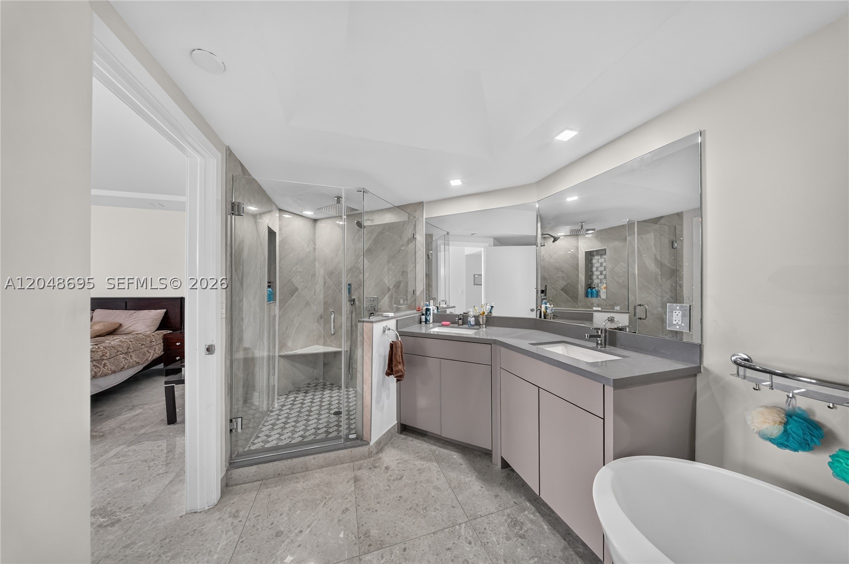 2800 Island Blvd #302, Aventura FL 33160