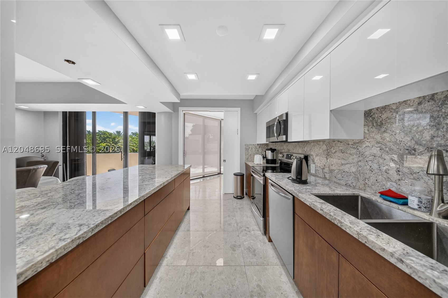 2800 Island Blvd #302, Aventura FL 33160