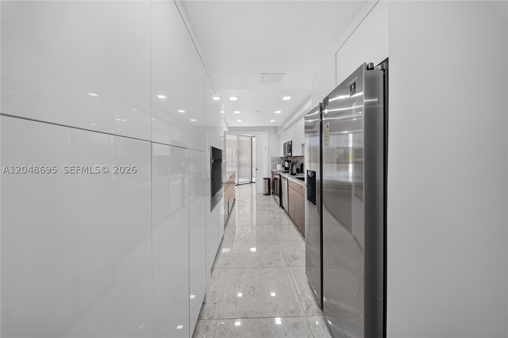 2800 Island Blvd #302, Aventura FL 33160