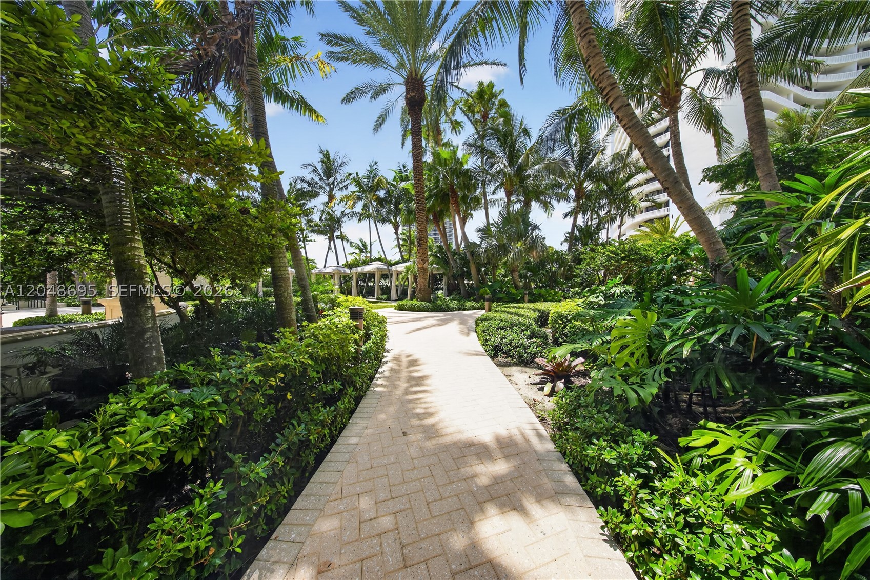 2800 Island Blvd #302, Aventura FL 33160