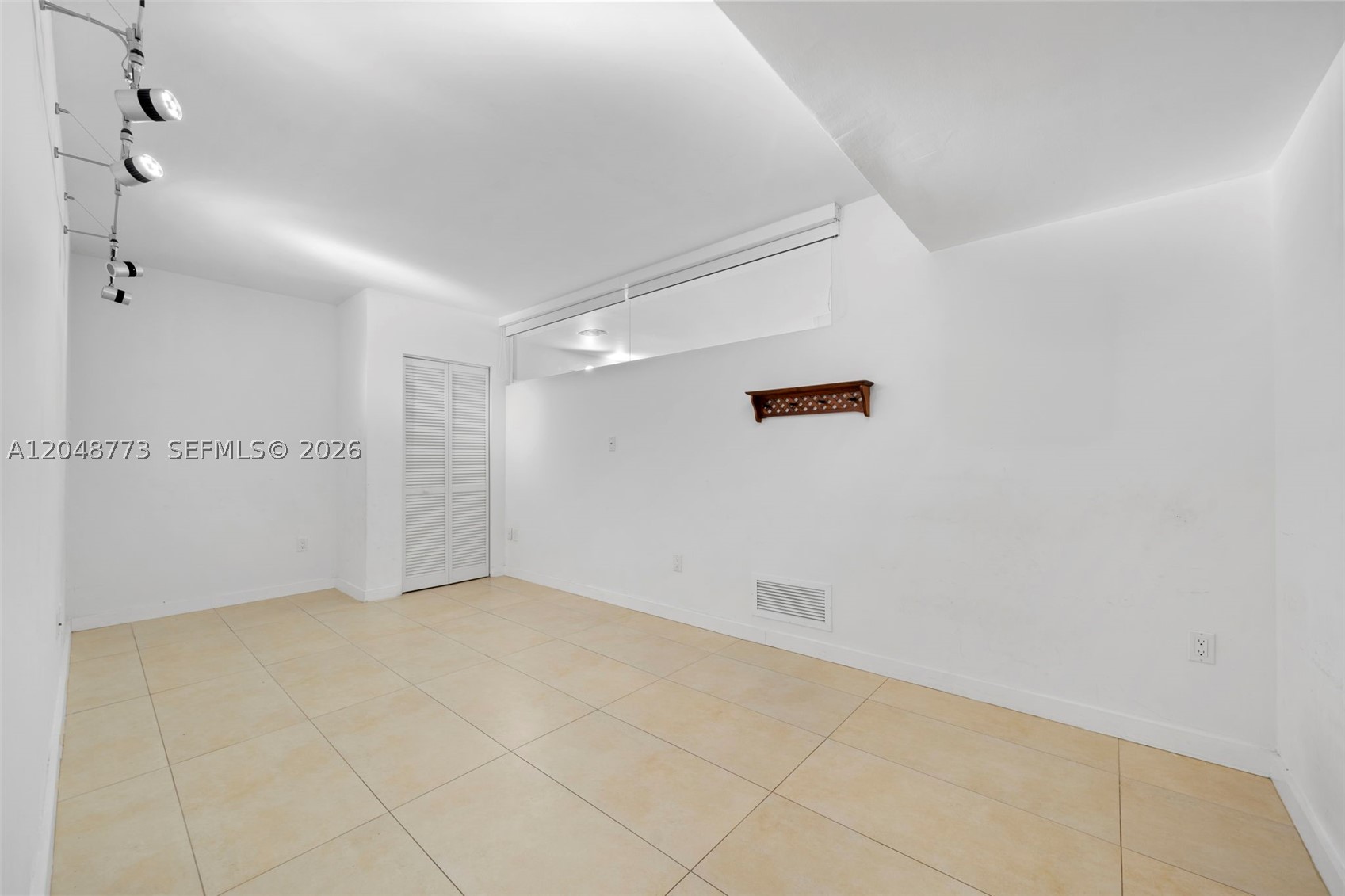 181 Crandon Blvd #301, Key Biscayne FL 33149