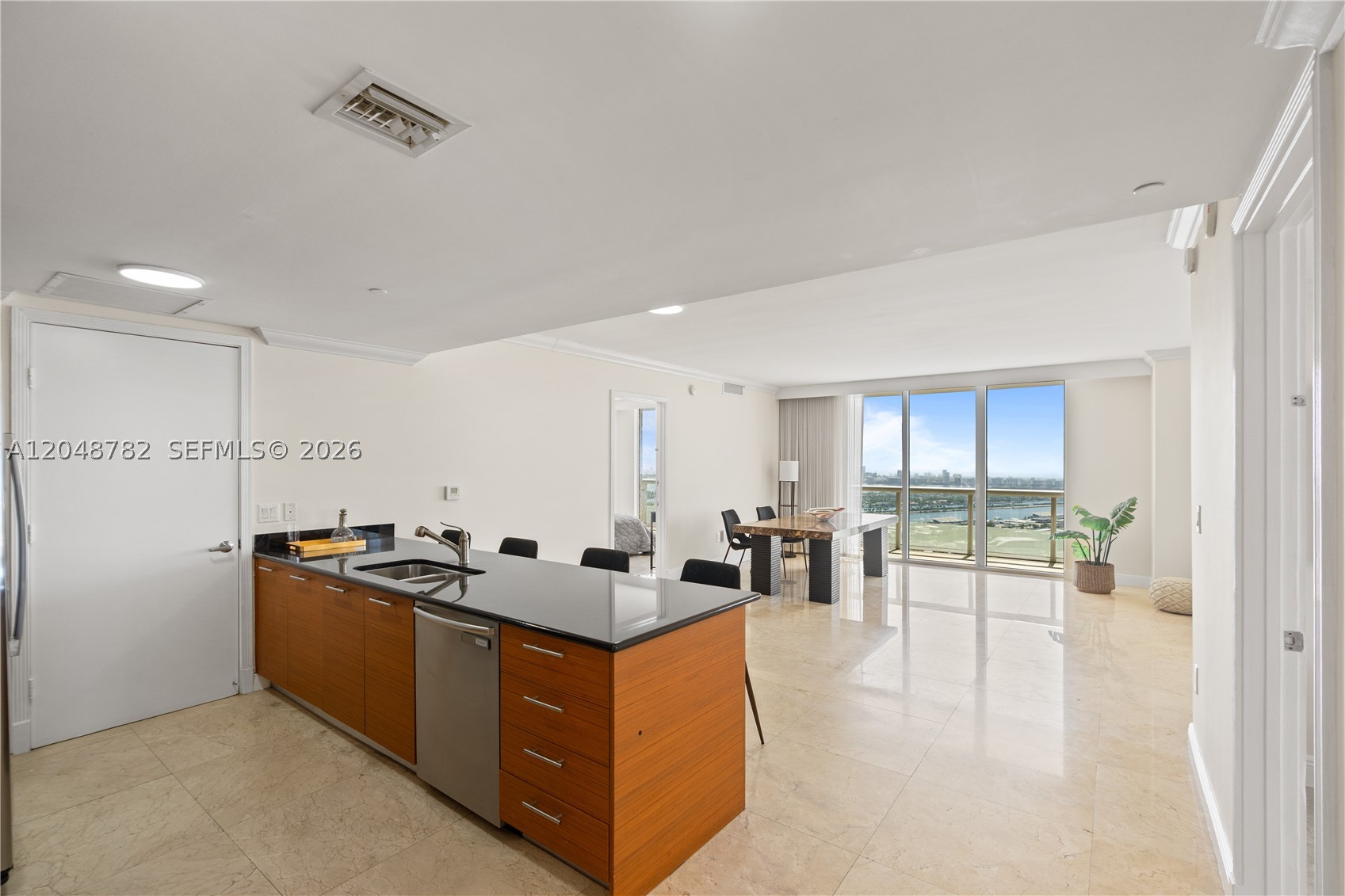 50 Biscayne Blvd #5210, Miami FL 33132