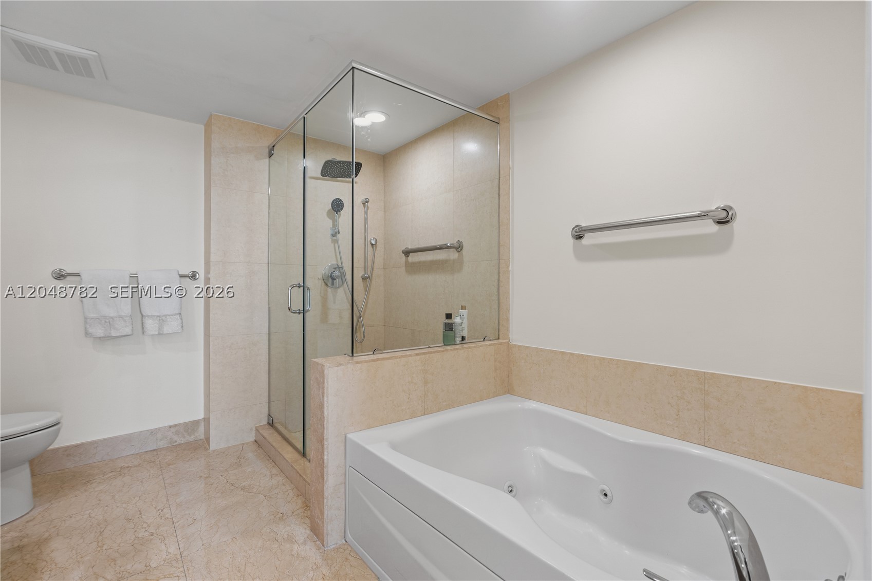 50 Biscayne Blvd #5210, Miami FL 33132