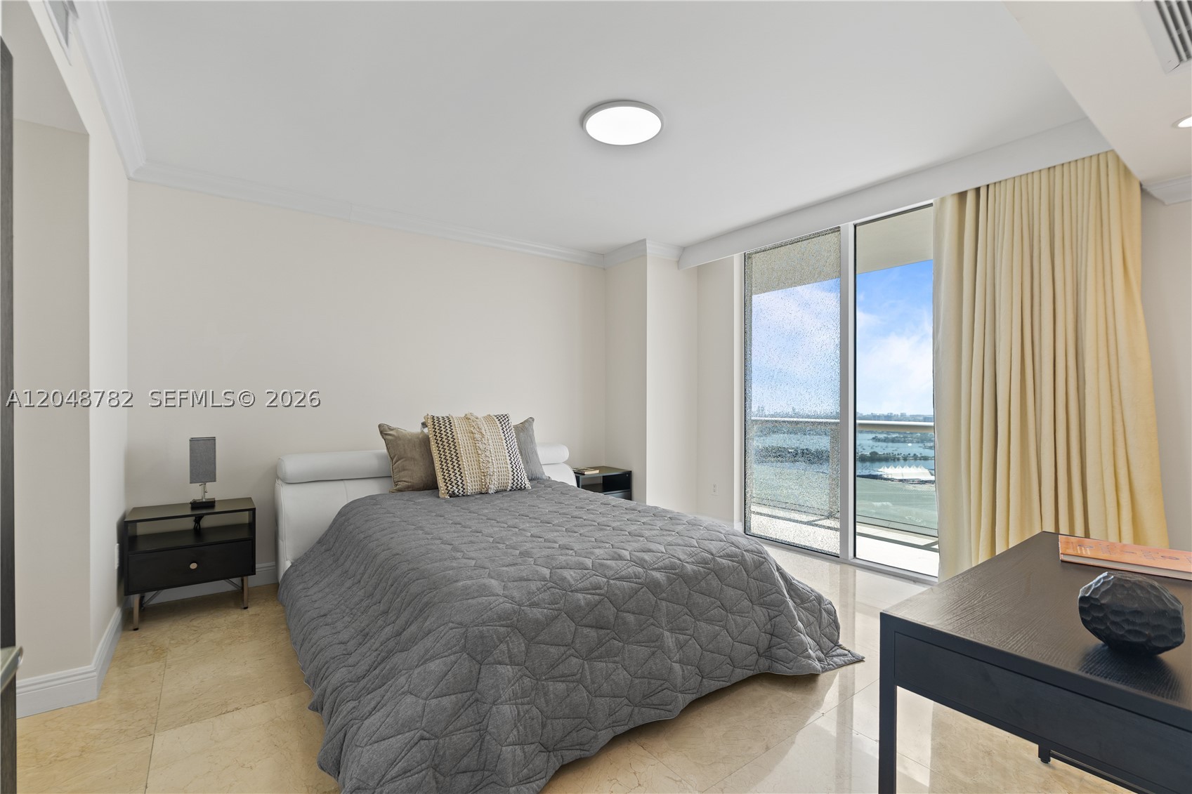 50 Biscayne Blvd #5210, Miami FL 33132