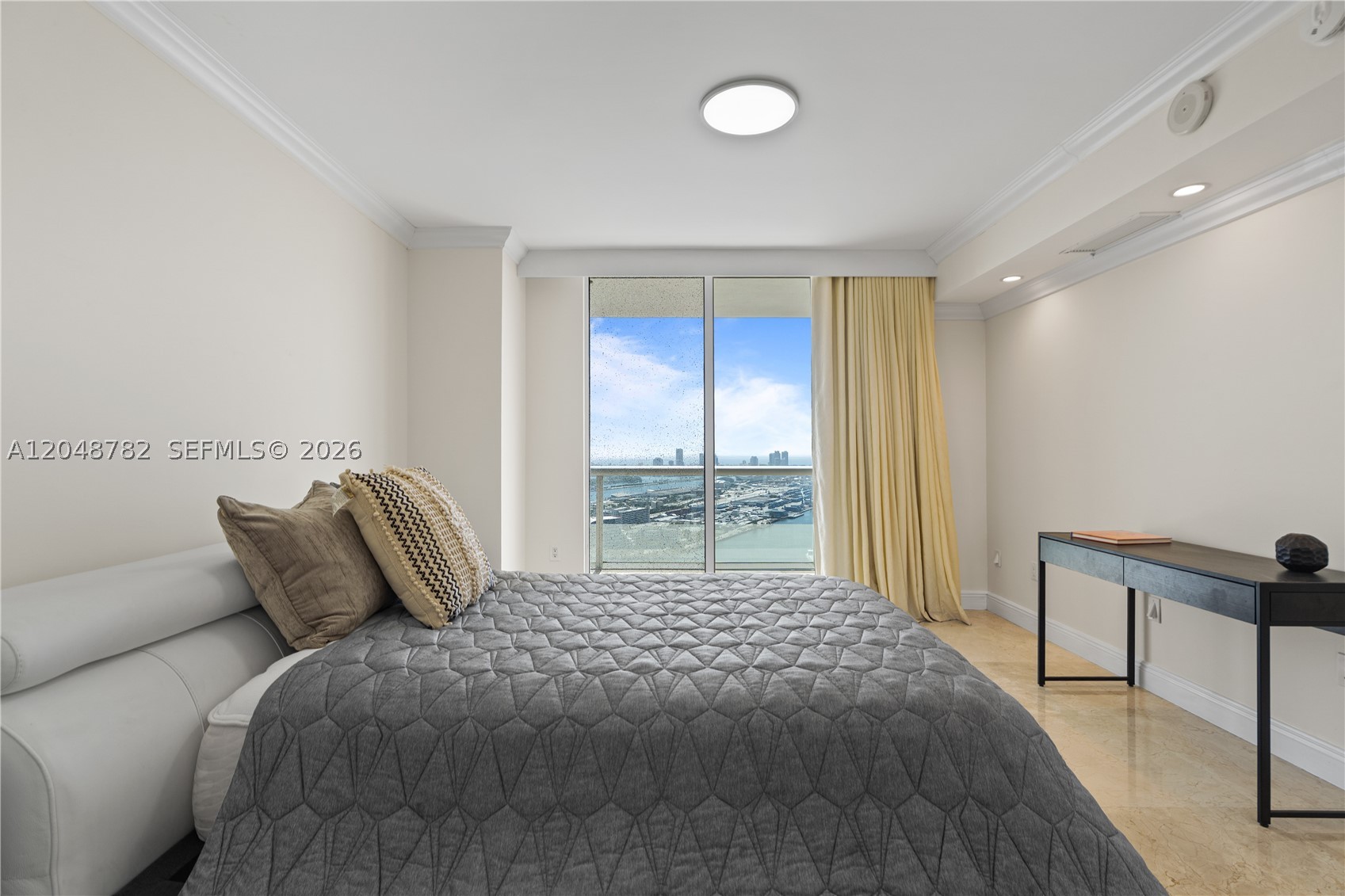 50 Biscayne Blvd #5210, Miami FL 33132
