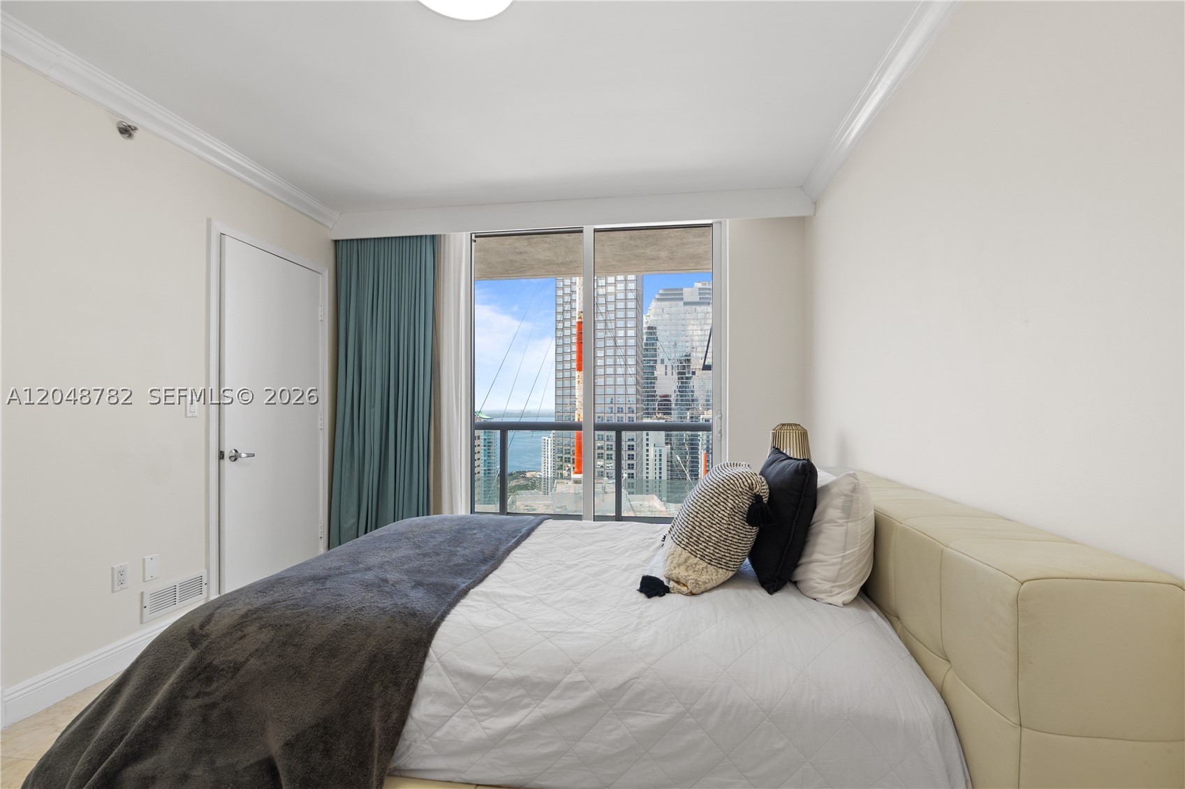 50 Biscayne Blvd #5210, Miami FL 33132