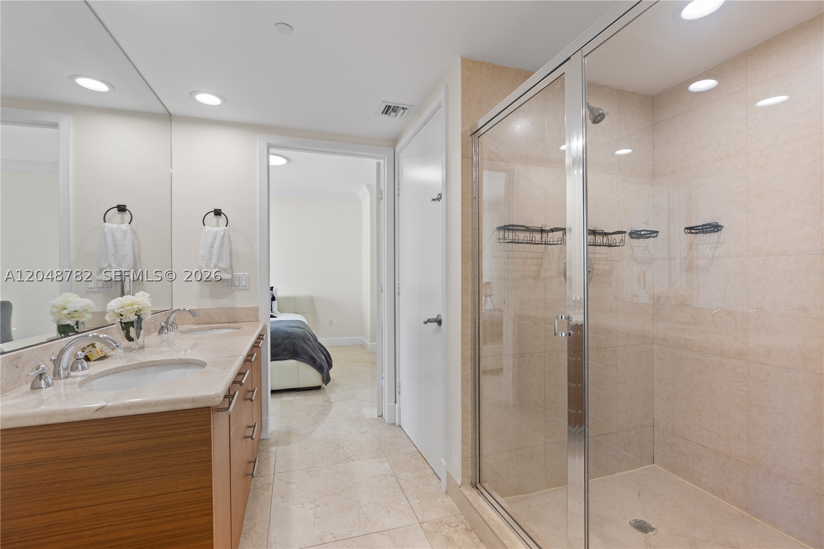 50 Biscayne Blvd #5210, Miami FL 33132