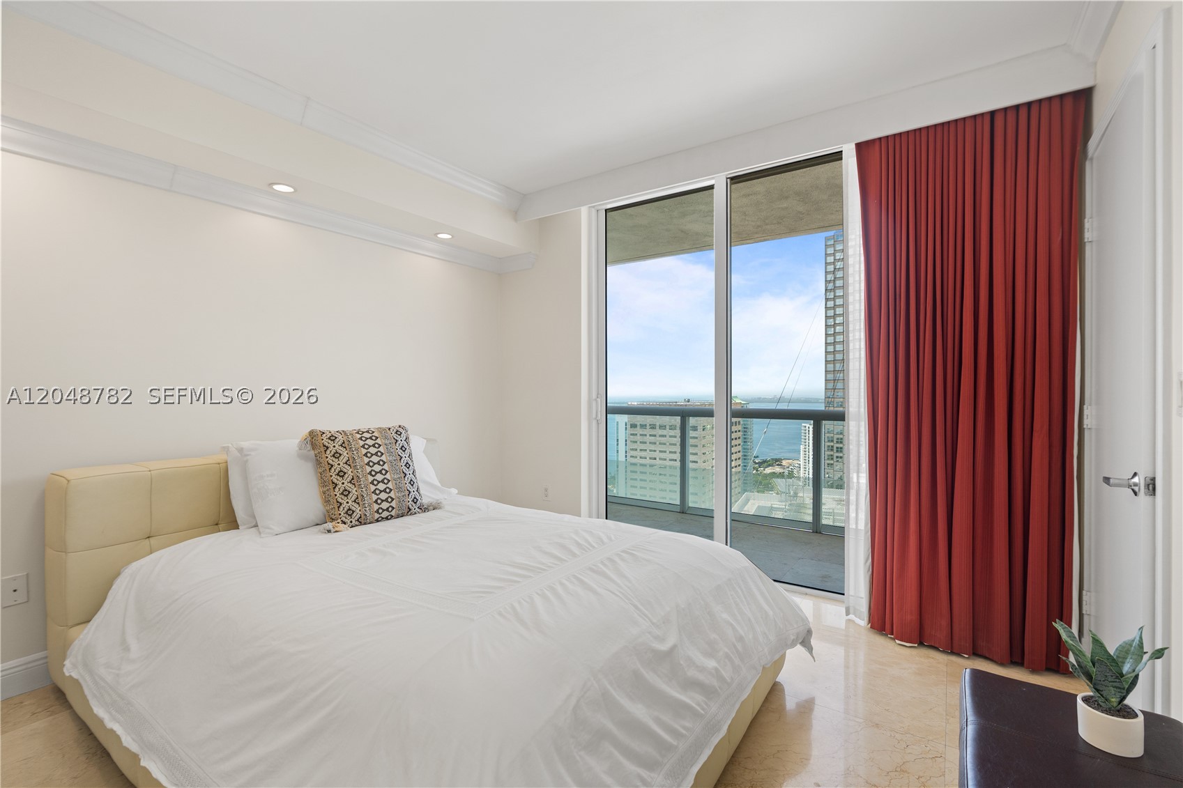 50 Biscayne Blvd #5210, Miami FL 33132