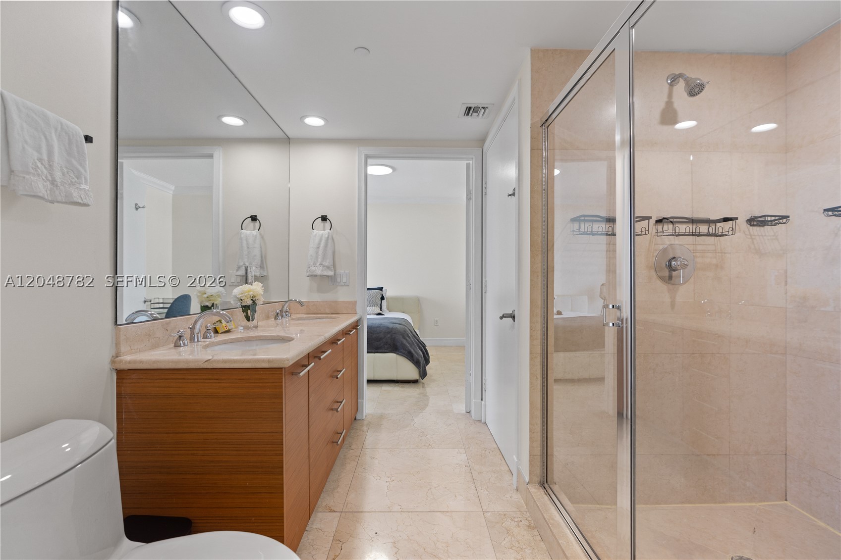 50 Biscayne Blvd #5210, Miami FL 33132