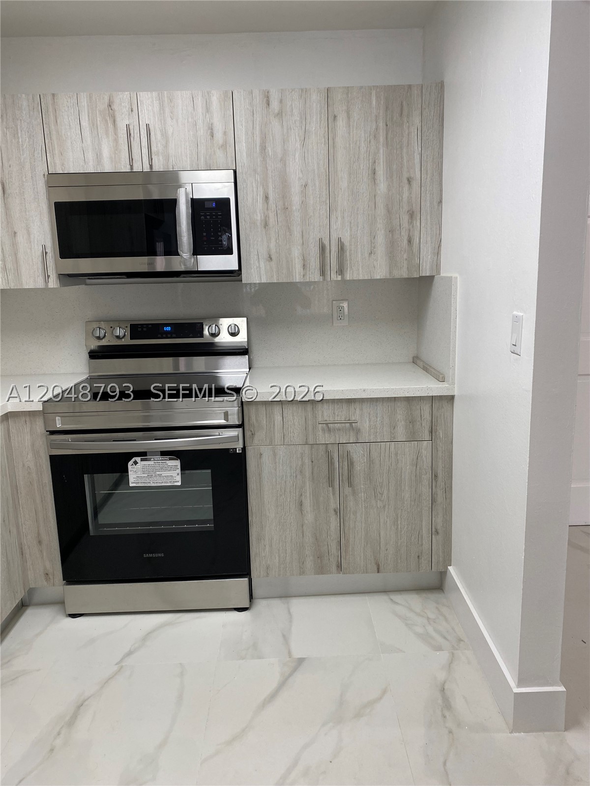 6190 W 19th Ave #206, Hialeah FL 33012