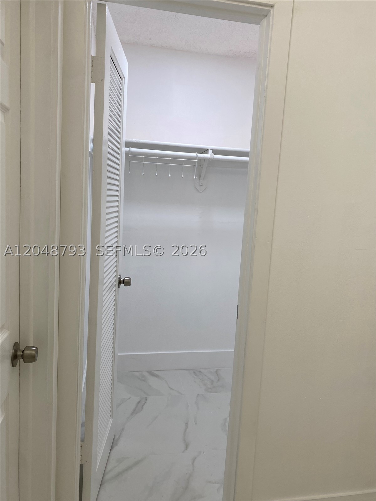 6190 W 19th Ave #206, Hialeah FL 33012
