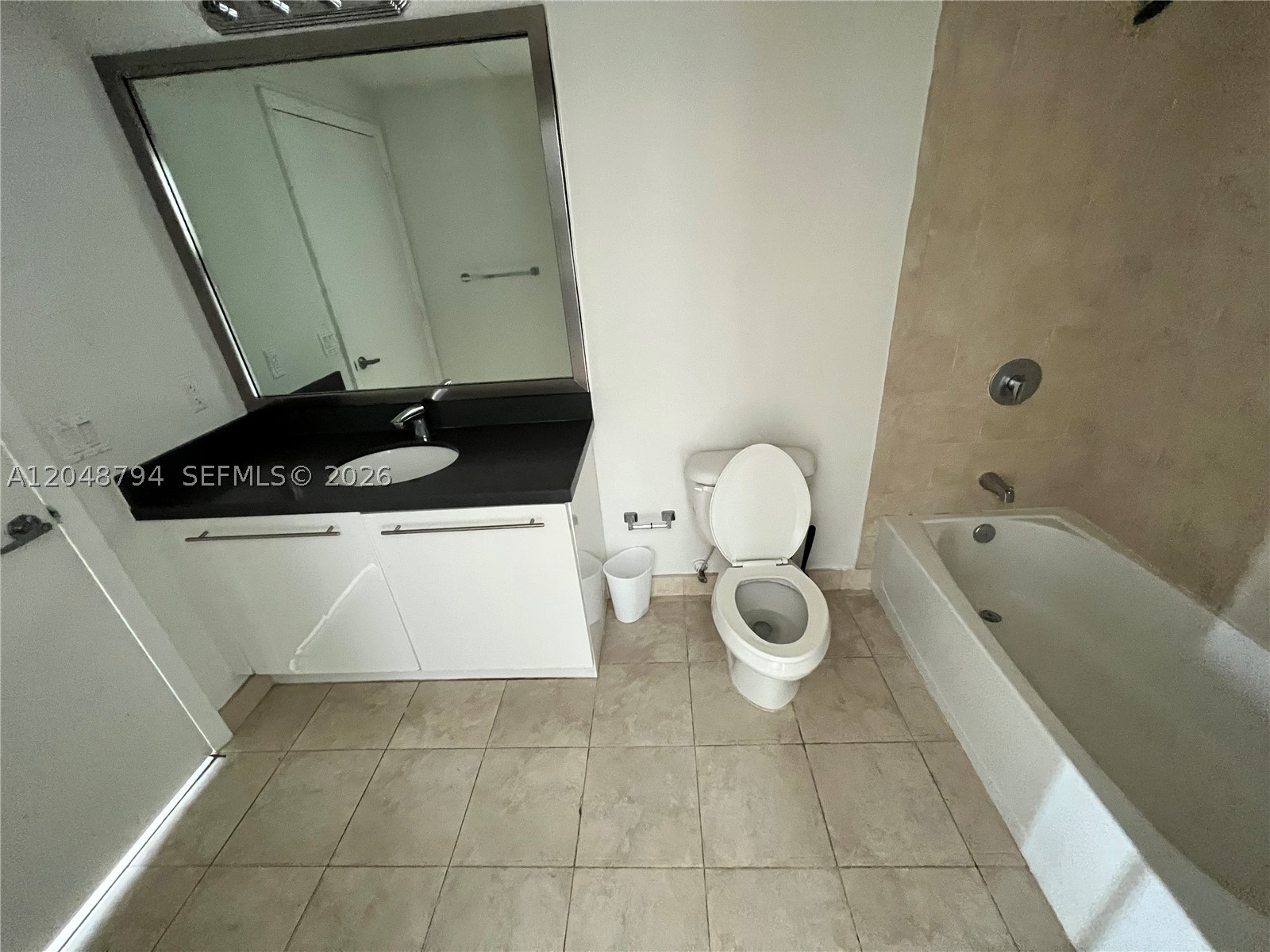 90 SW 3rd St #3710, Miami FL 33130