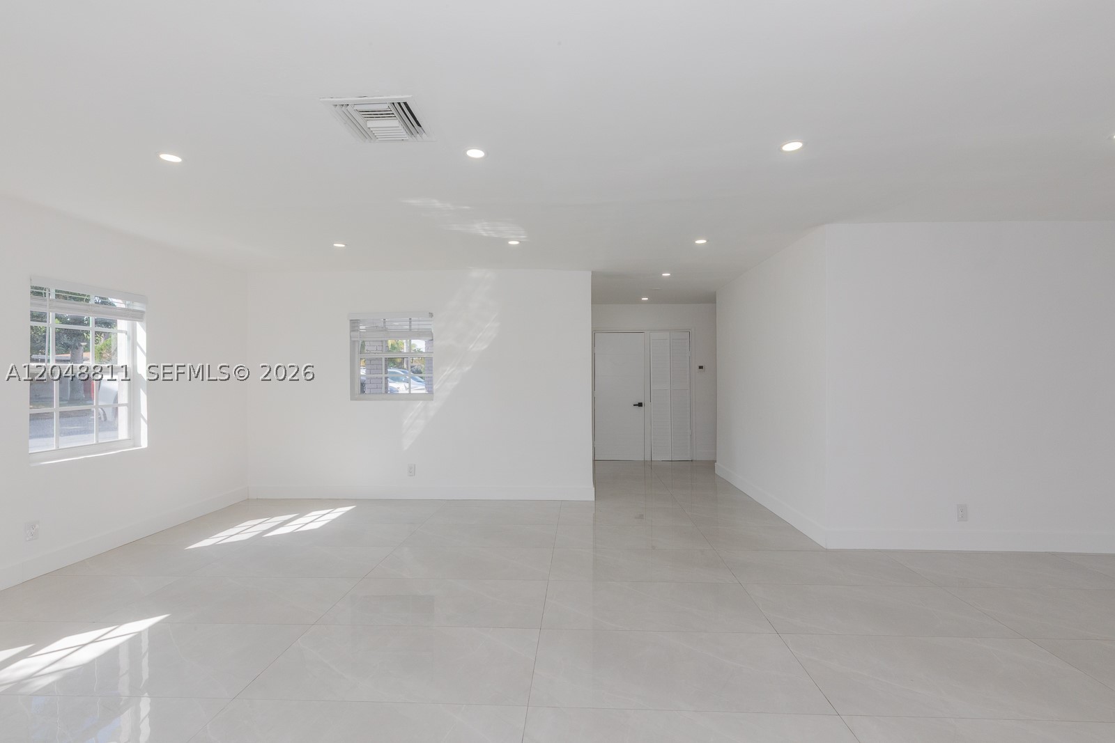 913 NE 2nd St, Hallandale Beach FL 33009