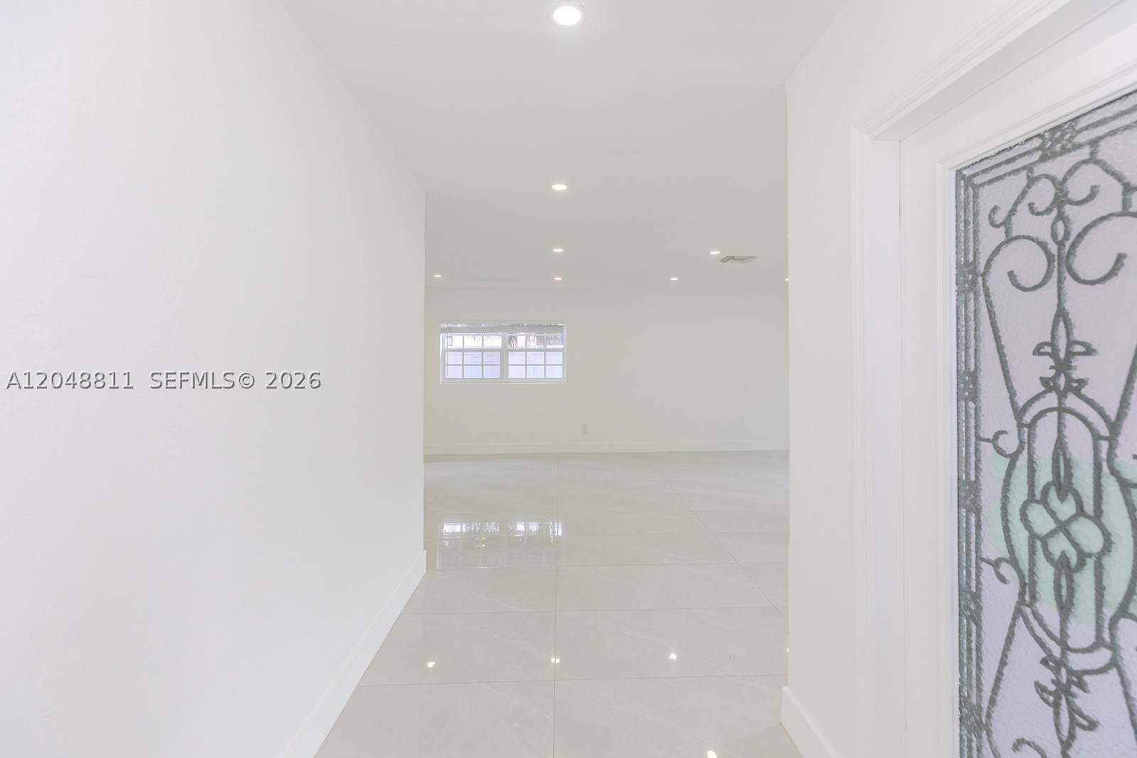 913 NE 2nd St, Hallandale Beach FL 33009