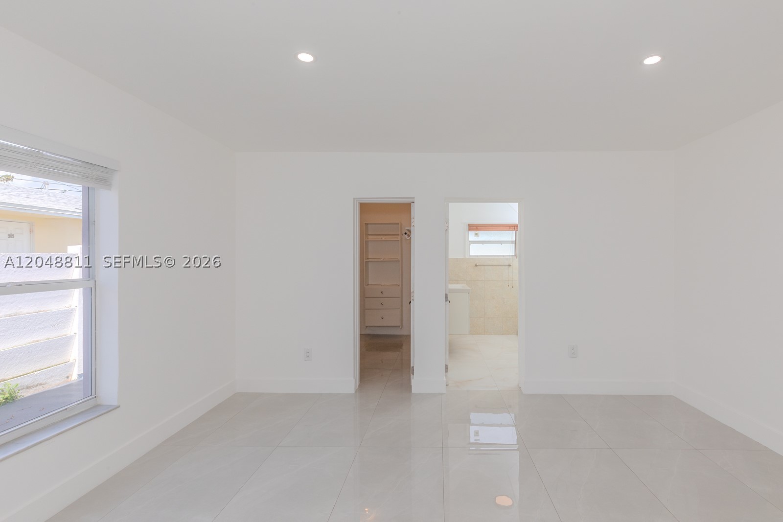 913 NE 2nd St, Hallandale Beach FL 33009