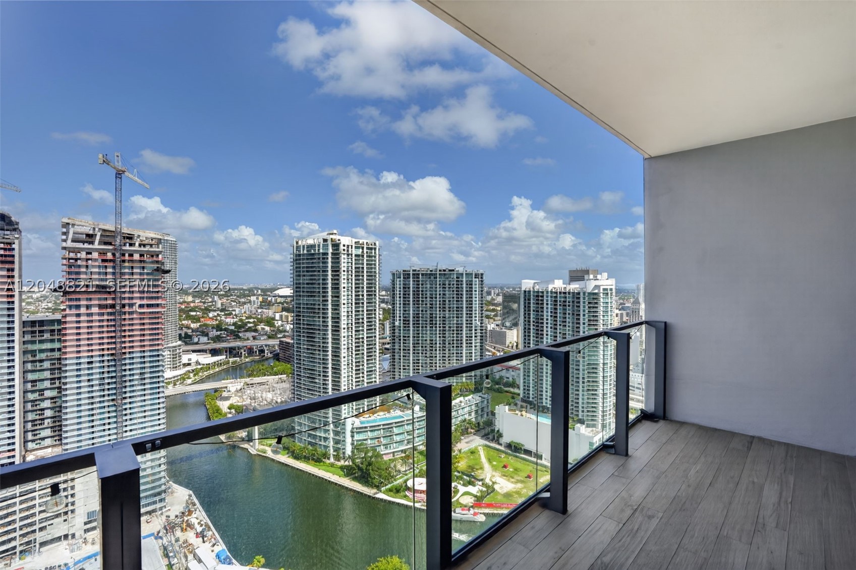 68 SE 6th St #3710, Miami FL 33131