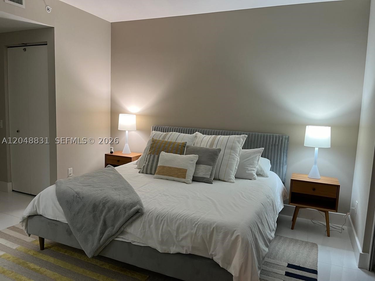 1300 Brickell Bay Dr #2208, Miami FL 33131