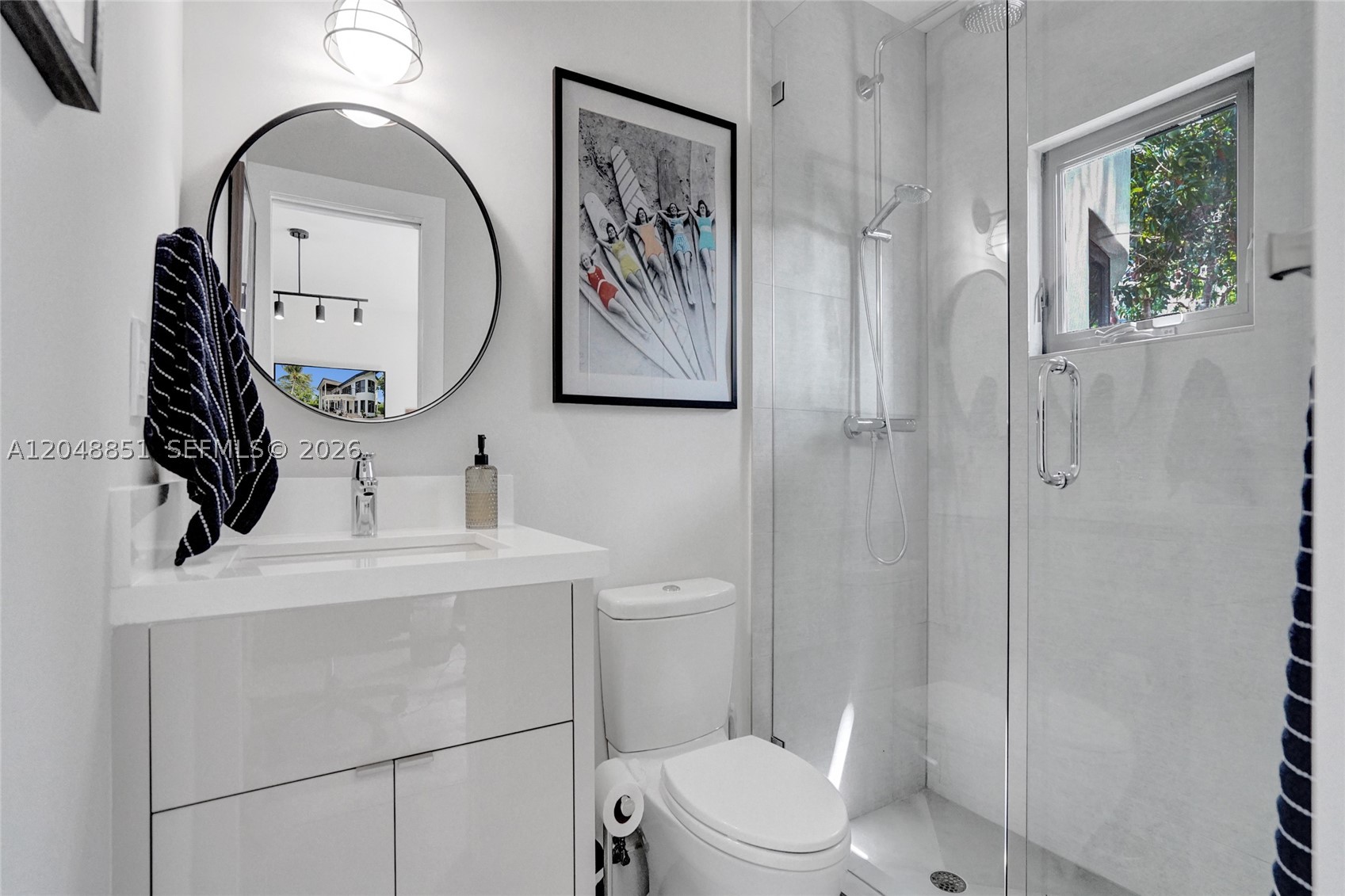 113 Holiday Dr, Hallandale Beach FL 33009