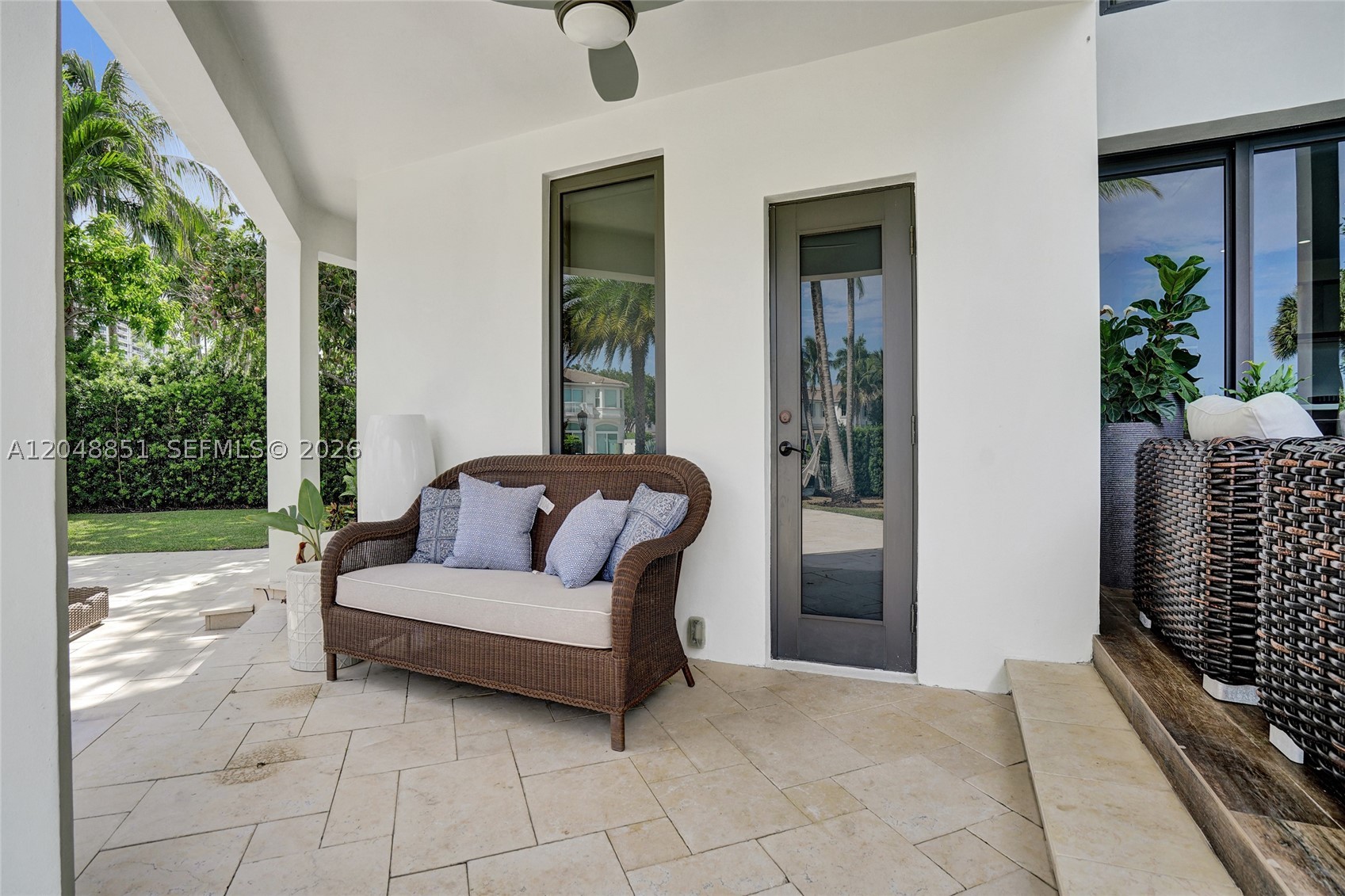 113 Holiday Dr, Hallandale Beach FL 33009