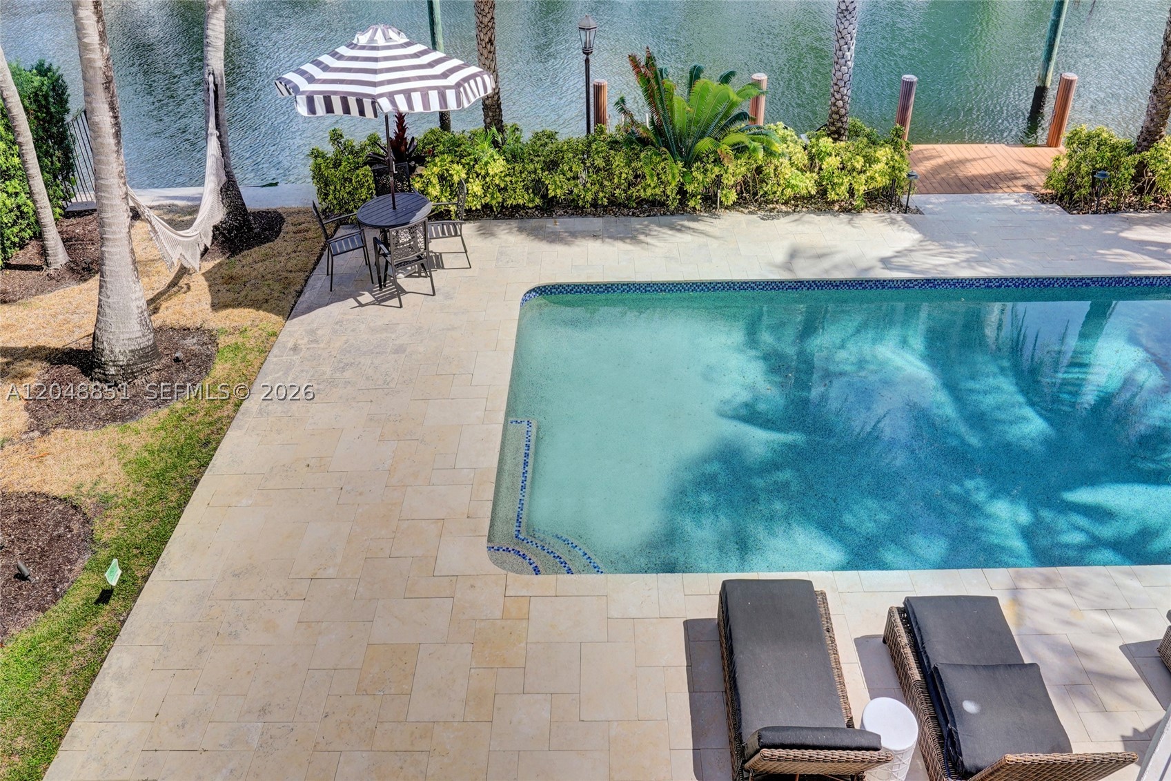 113 Holiday Dr, Hallandale Beach FL 33009