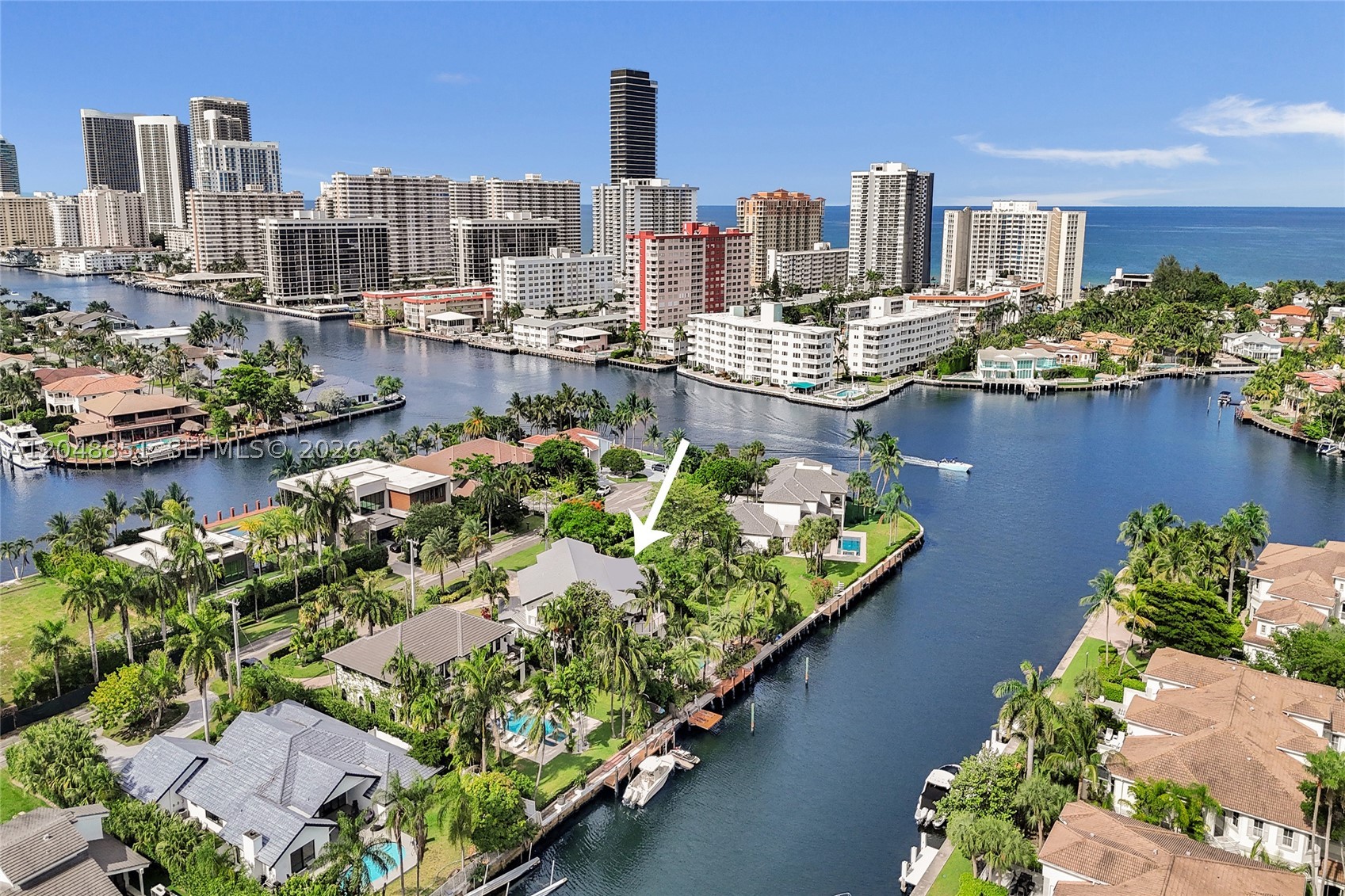 113 Holiday Dr, Hallandale Beach FL 33009