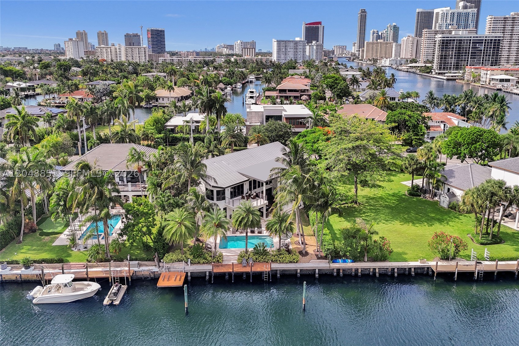 113 Holiday Dr, Hallandale Beach FL 33009