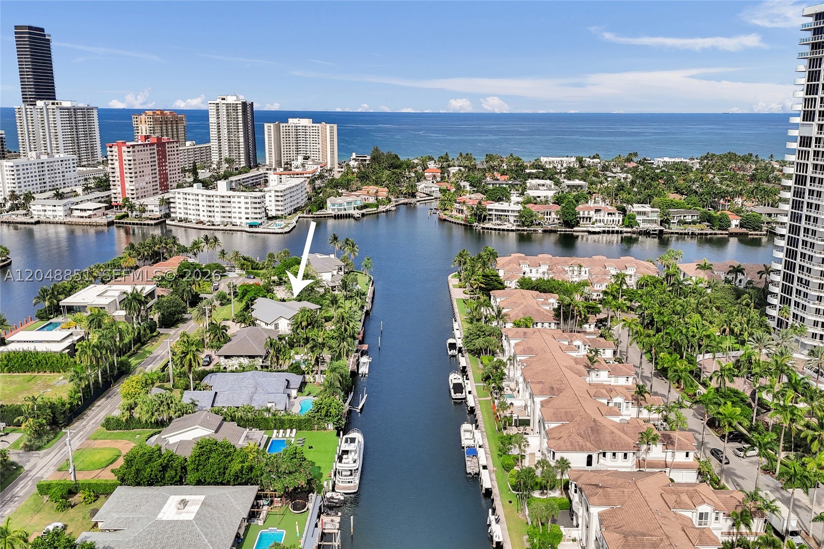 113 Holiday Dr, Hallandale Beach FL 33009