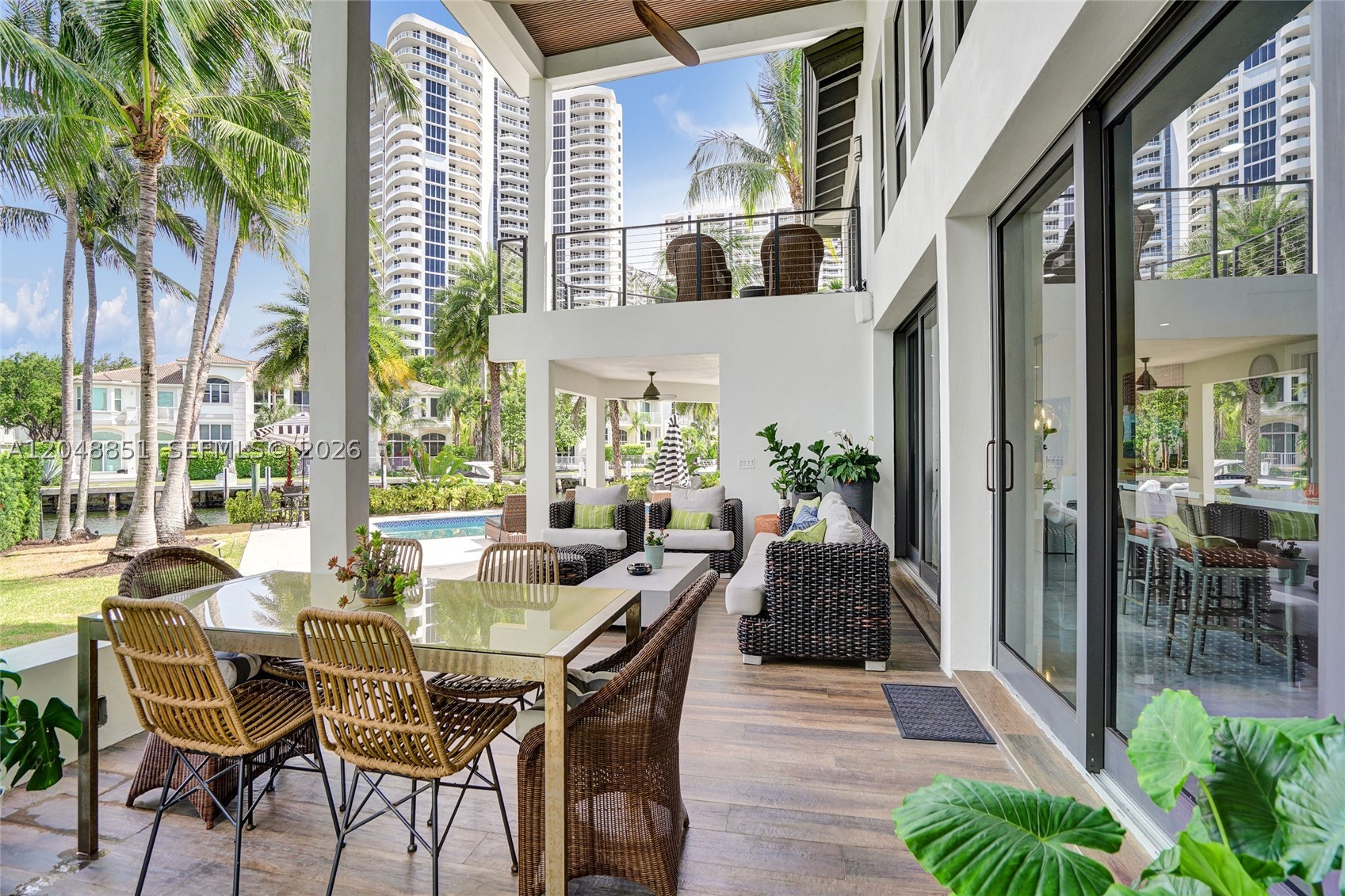 113 Holiday Dr, Hallandale Beach FL 33009