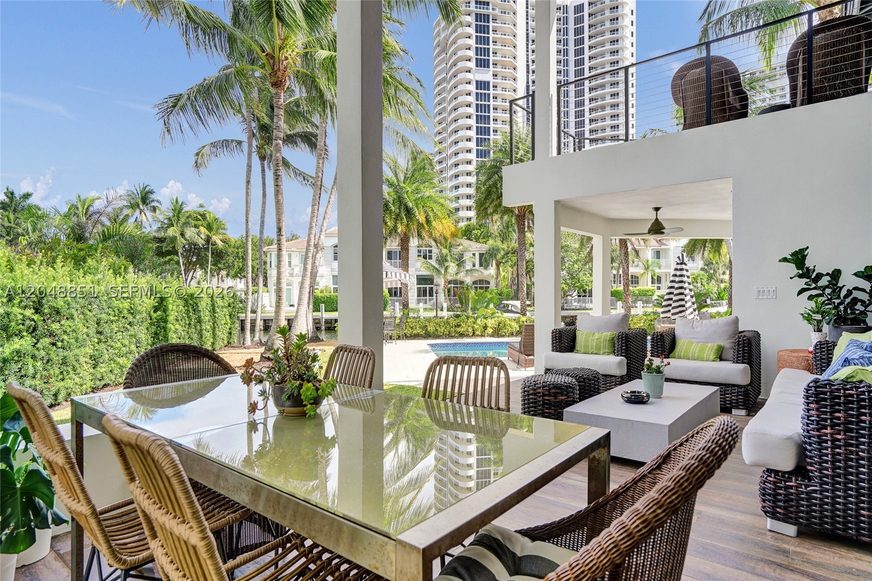 113 Holiday Dr, Hallandale Beach FL 33009