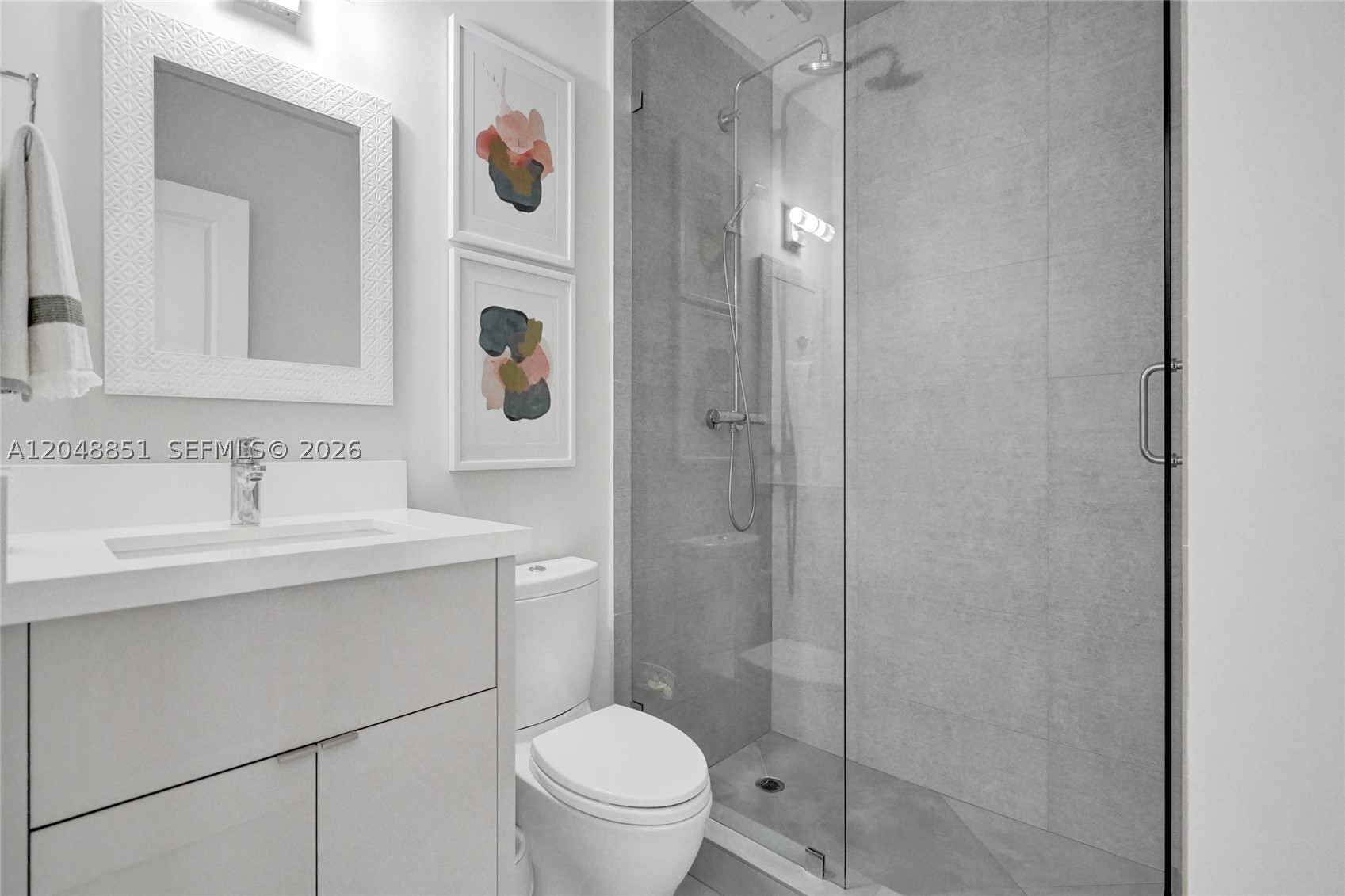 113 Holiday Dr, Hallandale Beach FL 33009