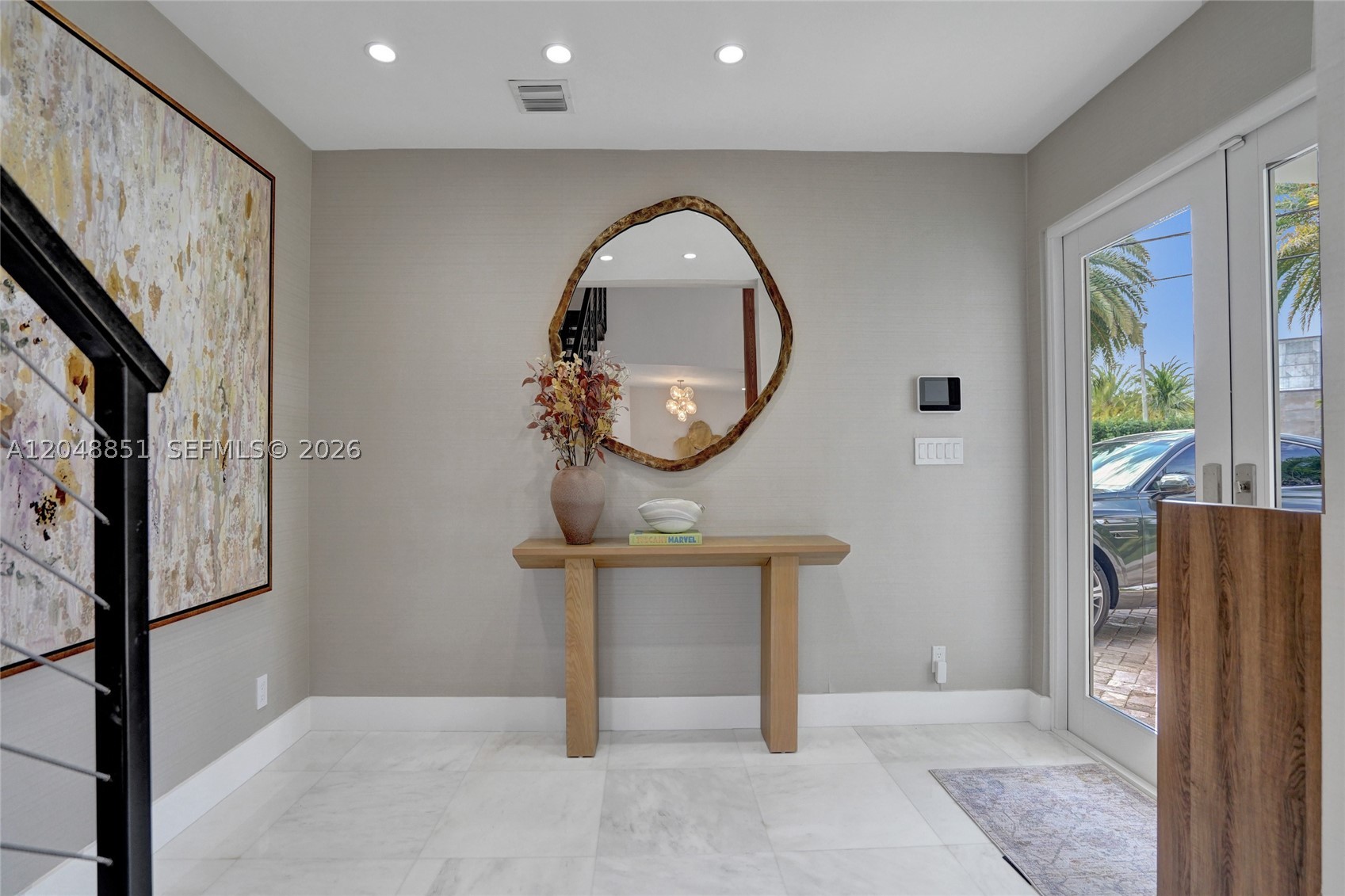 113 Holiday Dr, Hallandale Beach FL 33009