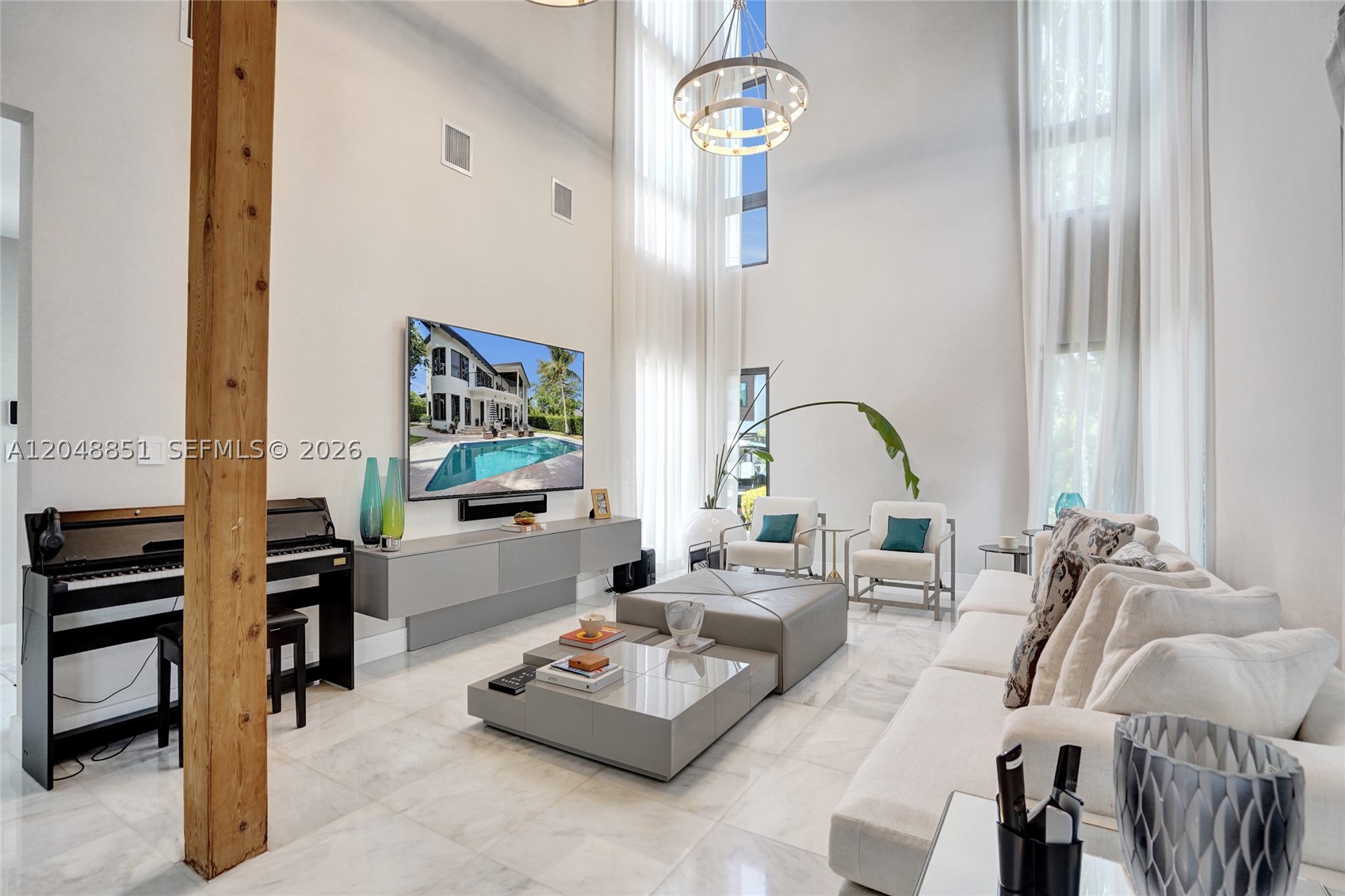 113 Holiday Dr, Hallandale Beach FL 33009