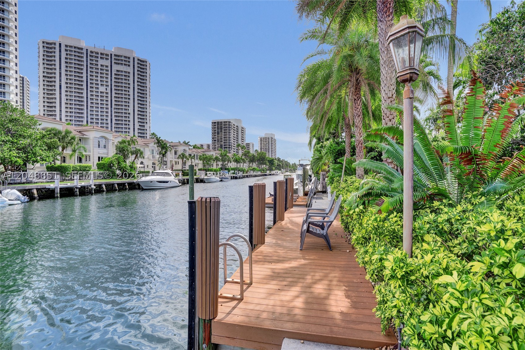 113 Holiday Dr, Hallandale Beach FL 33009