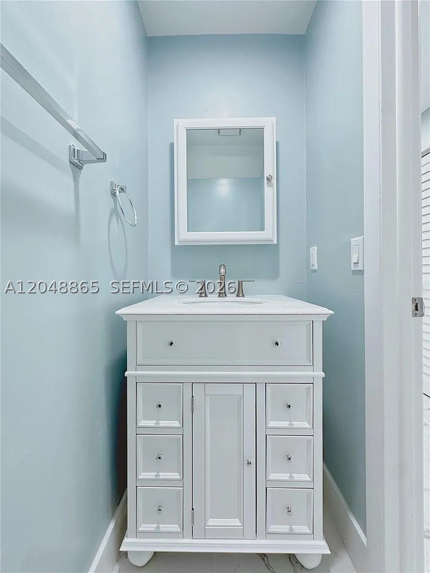 10014 Hammocks Blvd #201-4, Miami FL 33196