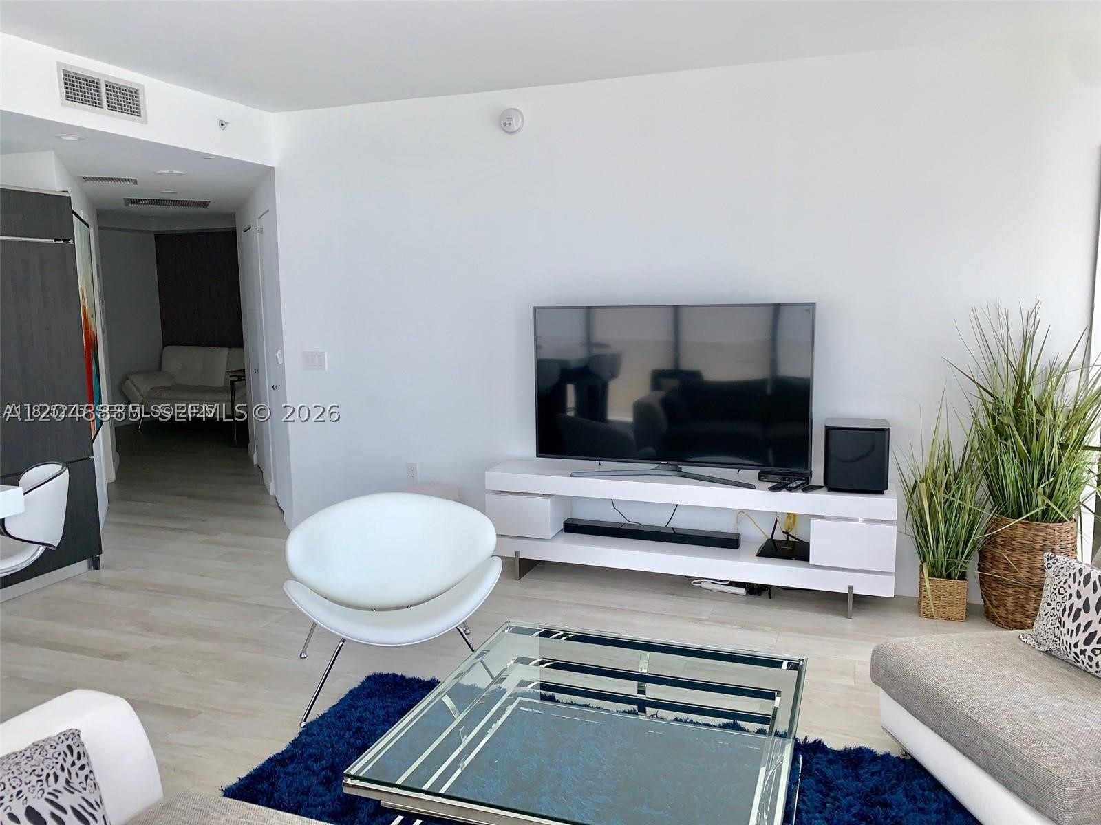 55 SW 9th St #2706, Miami FL 33130