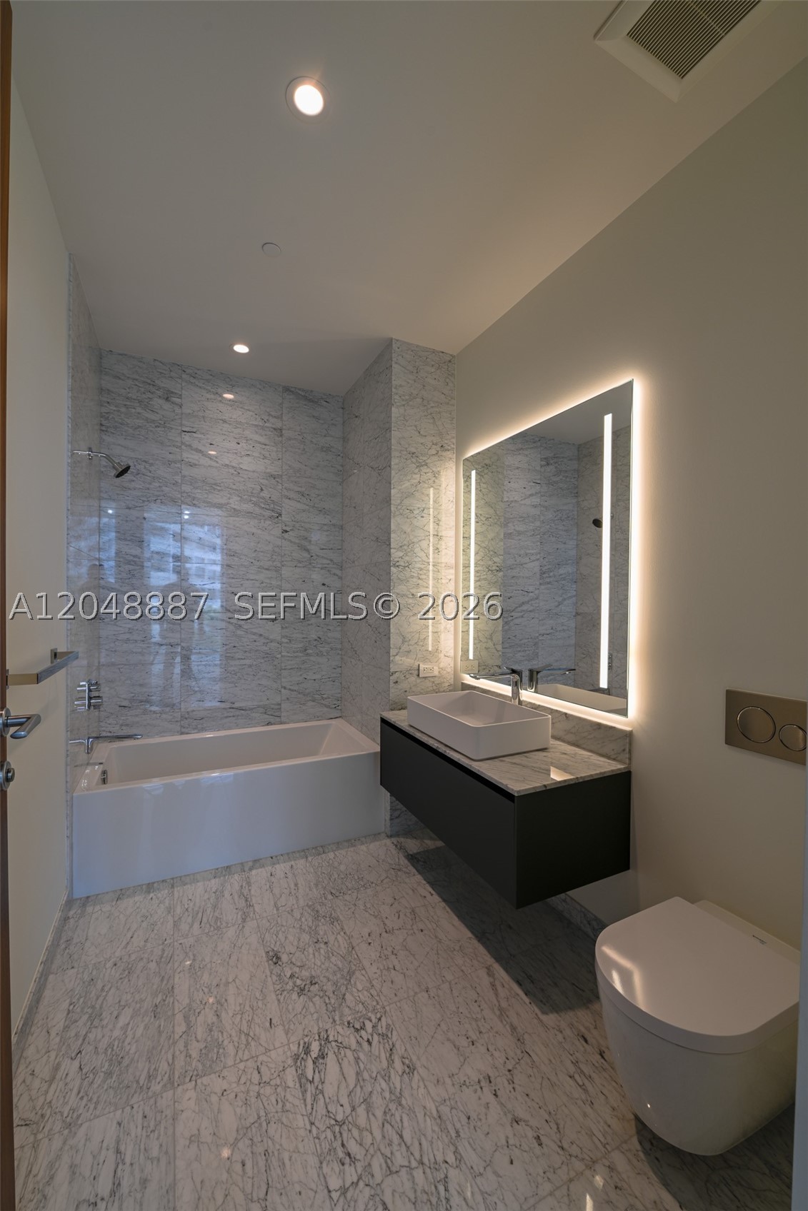 5 Grove Isle Dr #L404, Coconut Grove FL 33133