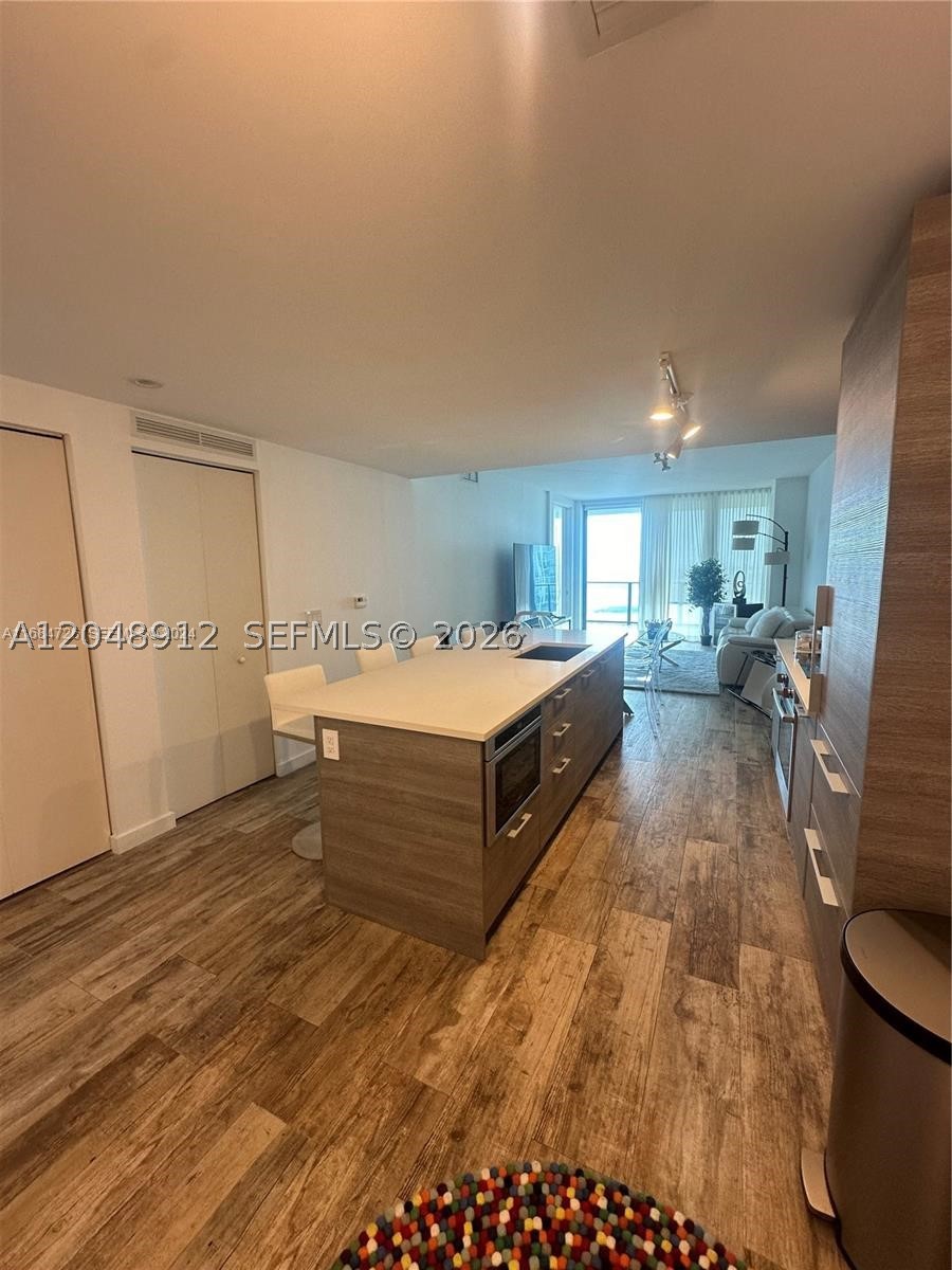 650 NE 32nd St #4205, Miami FL 33137
