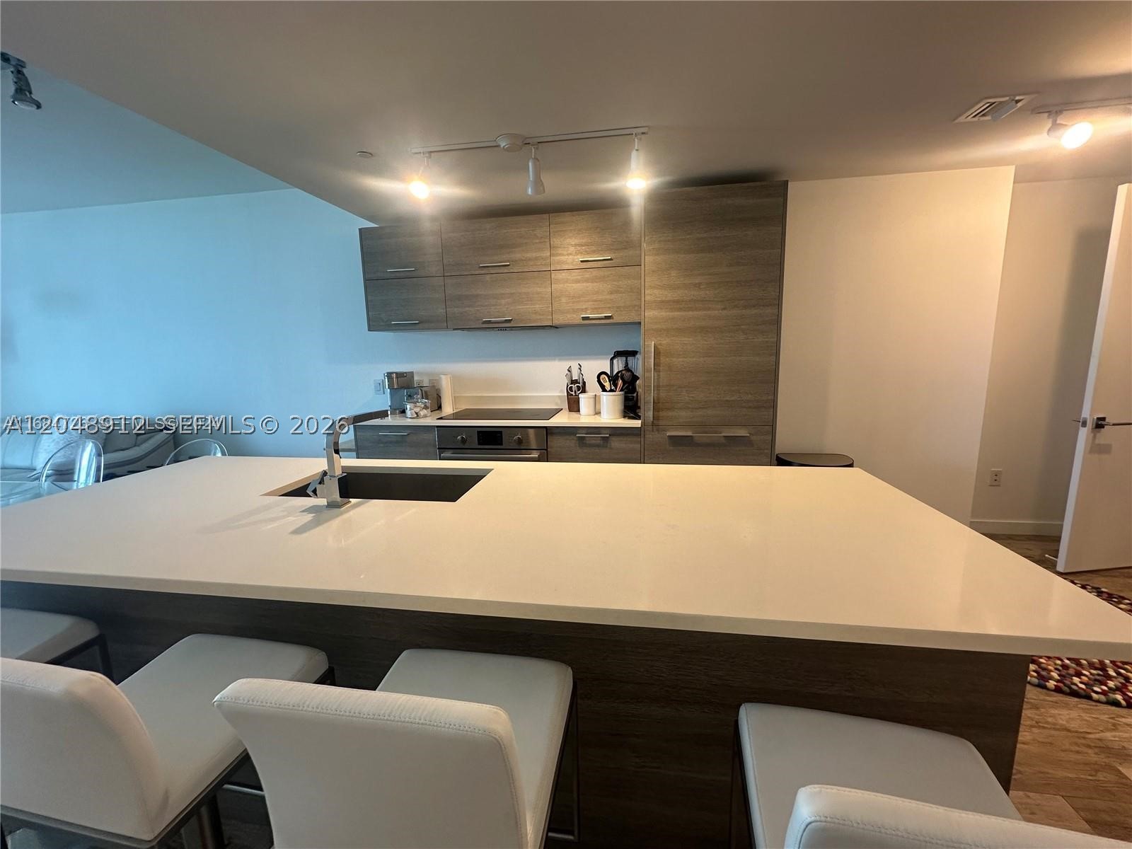 650 NE 32nd St #4205, Miami FL 33137