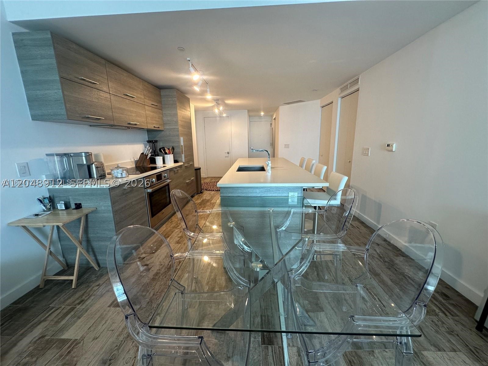 650 NE 32nd St #4205, Miami FL 33137