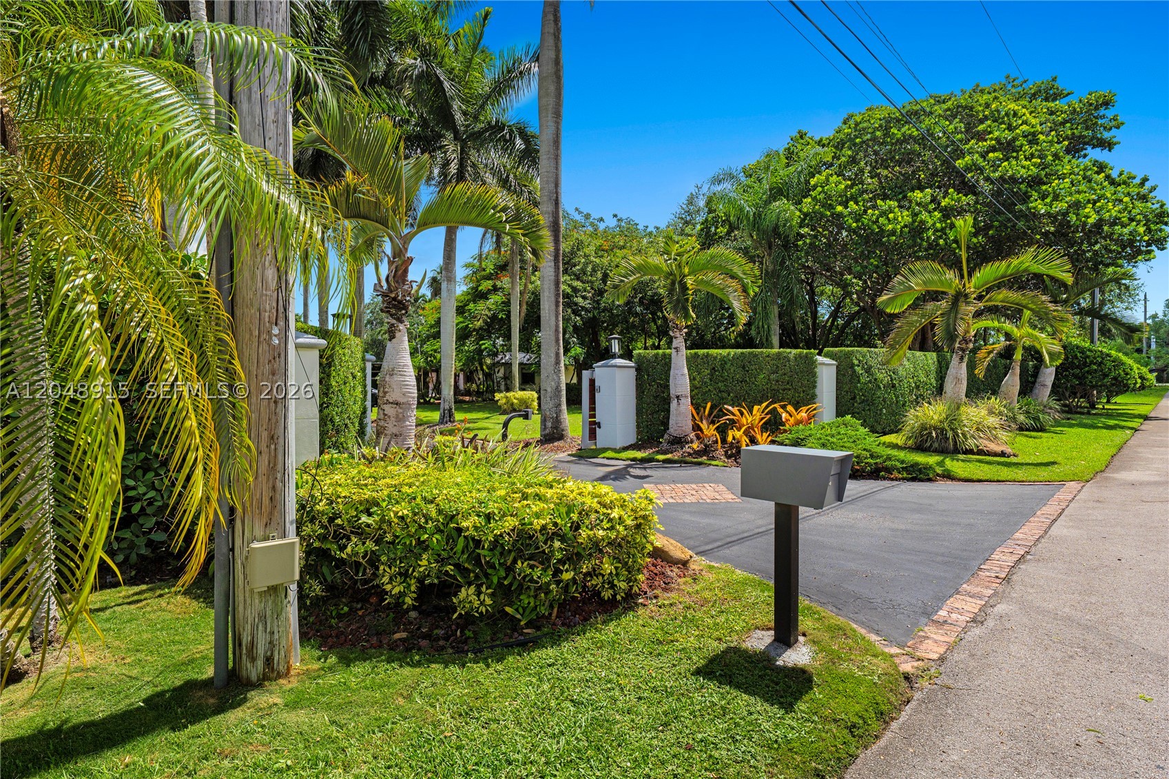 8735 SW 122nd St, Miami FL 33176
