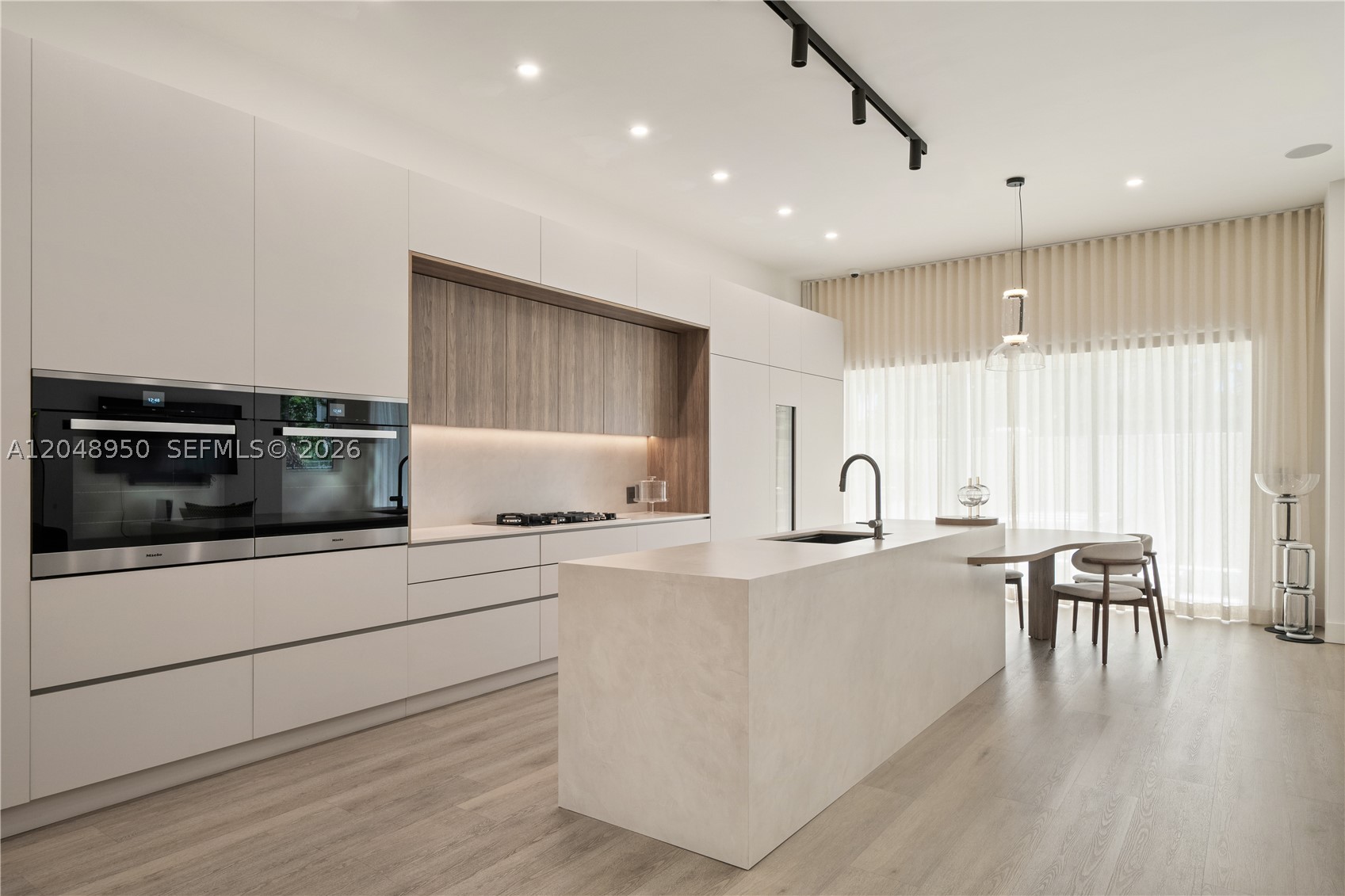 18955 Atlantic Blvd, Sunny Isles Beach FL 33160