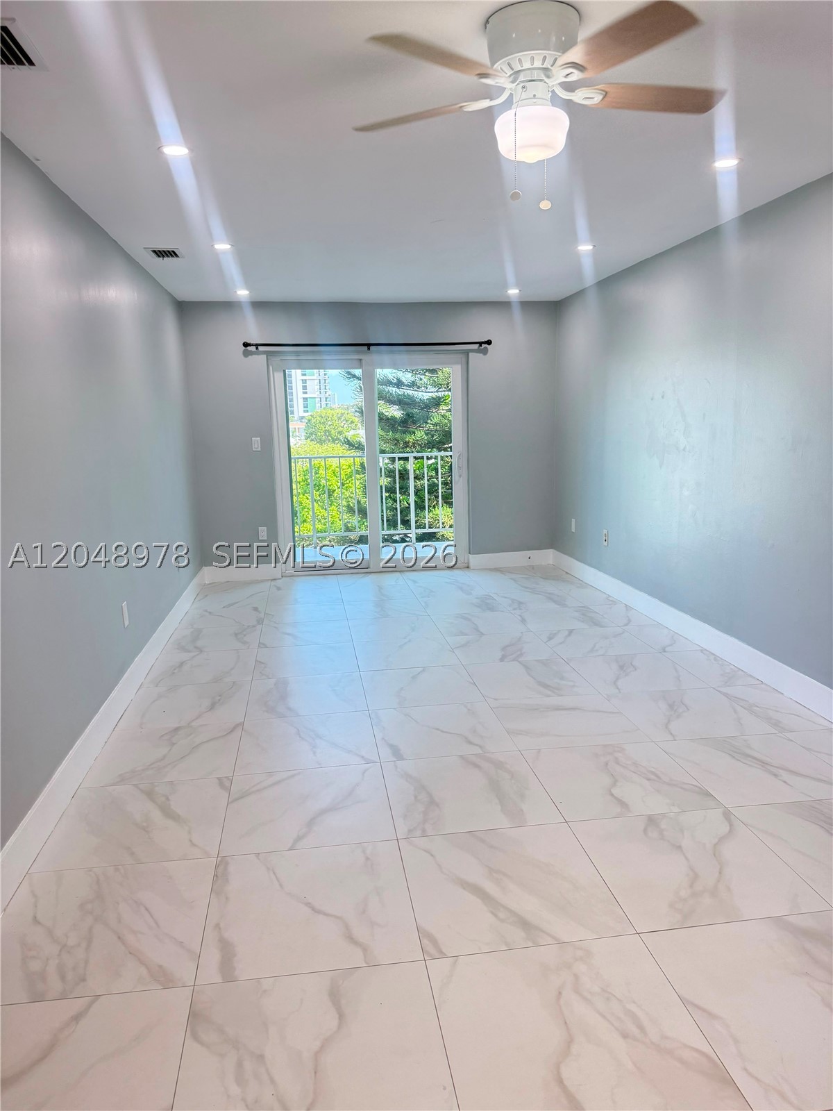 453 SW 2nd St #306C, Miami FL 33130