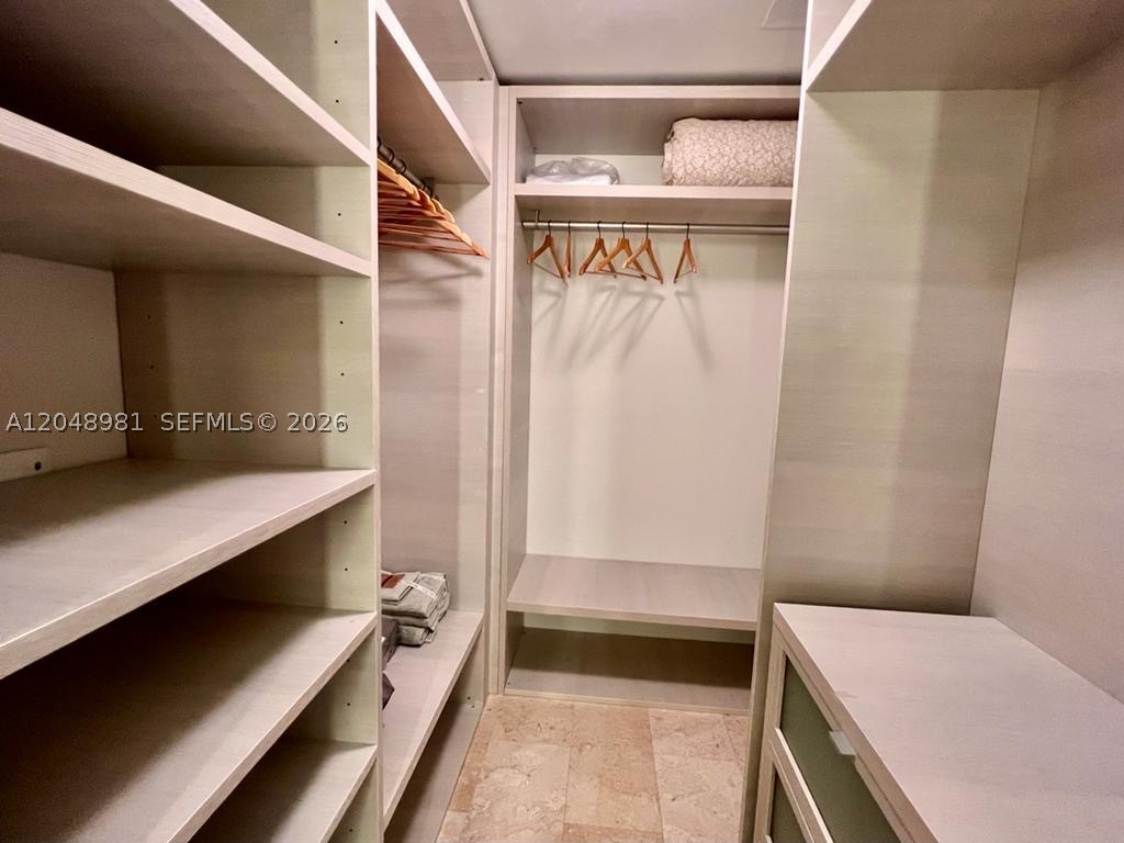 88 SW 7th St #808, Miami FL 33130