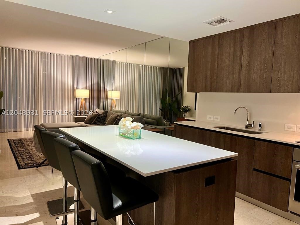88 SW 7th St #808, Miami FL 33130