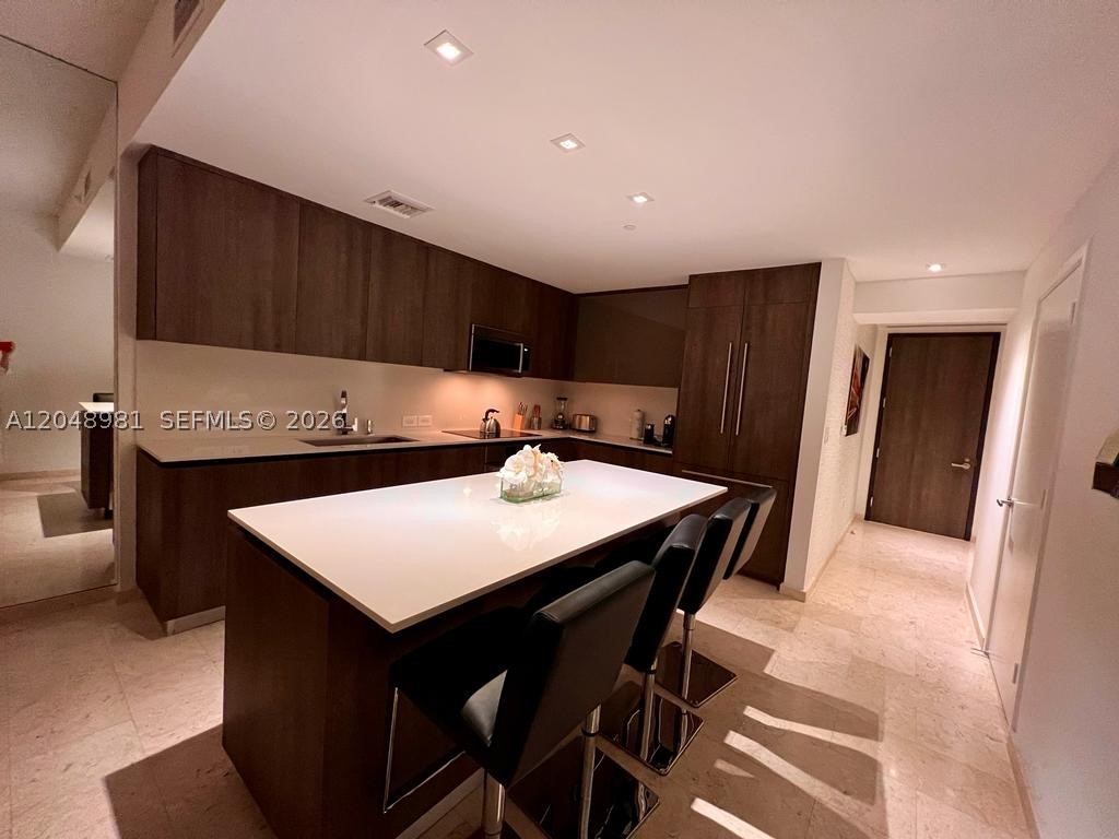 88 SW 7th St #808, Miami FL 33130
