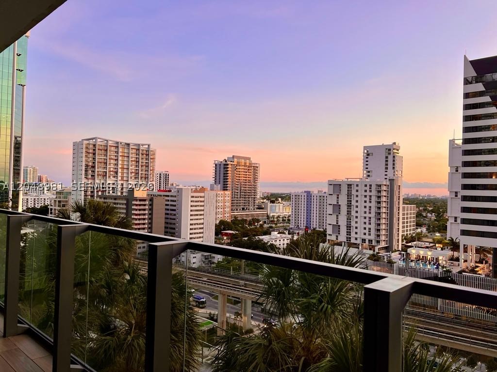 88 SW 7th St #808, Miami FL 33130