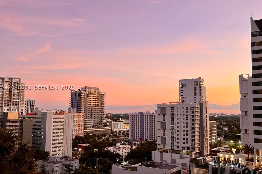 88 SW 7th St #808, Miami FL 33130
