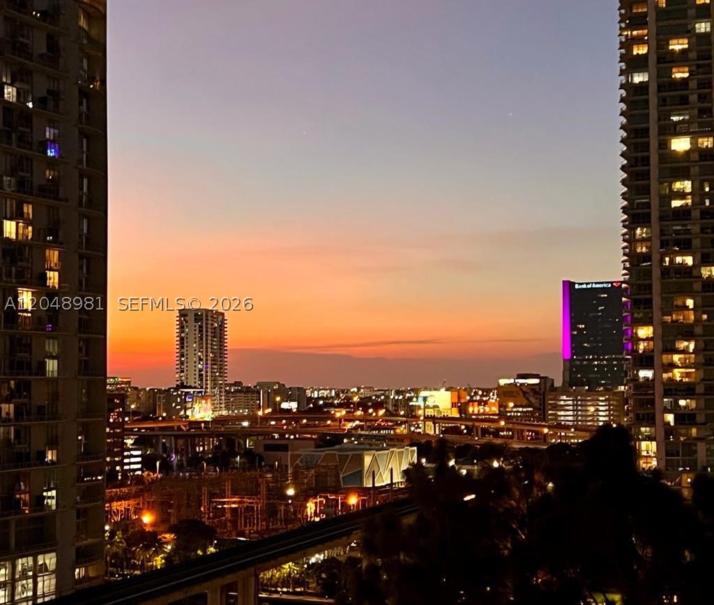 88 SW 7th St #808, Miami FL 33130